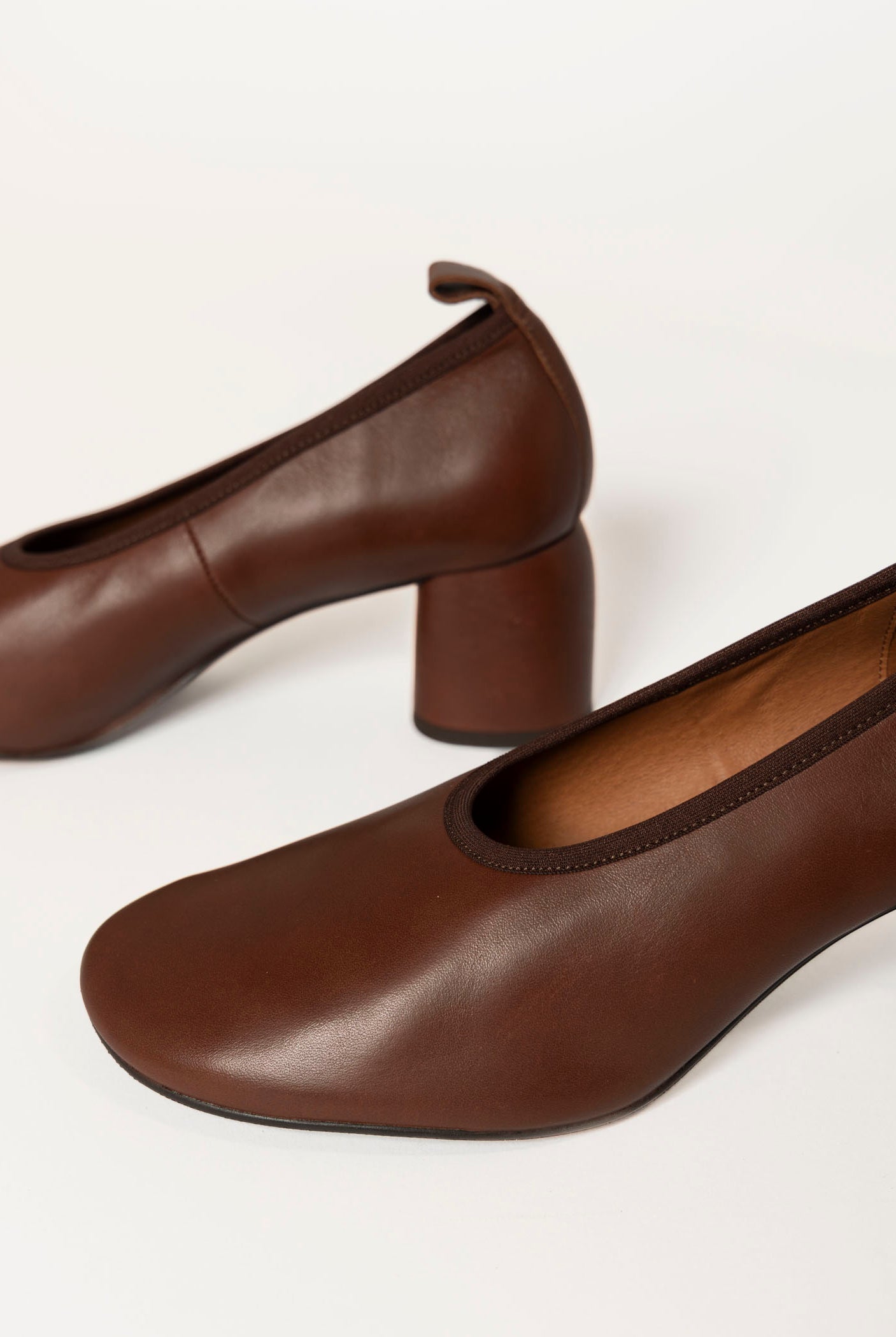 swatch_chestnut leather honore leather pump heels