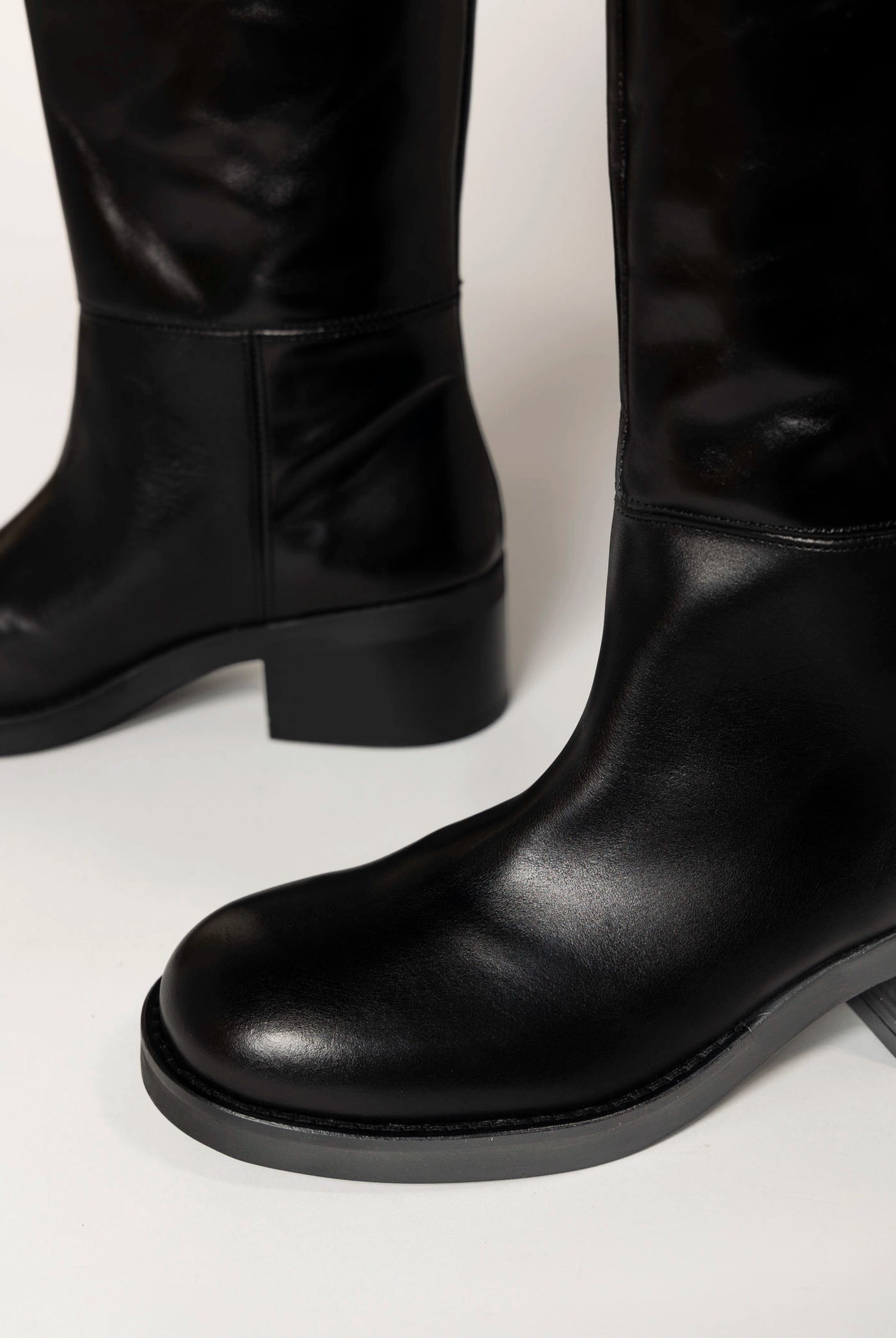 swatch_black leather icita riding boot boots