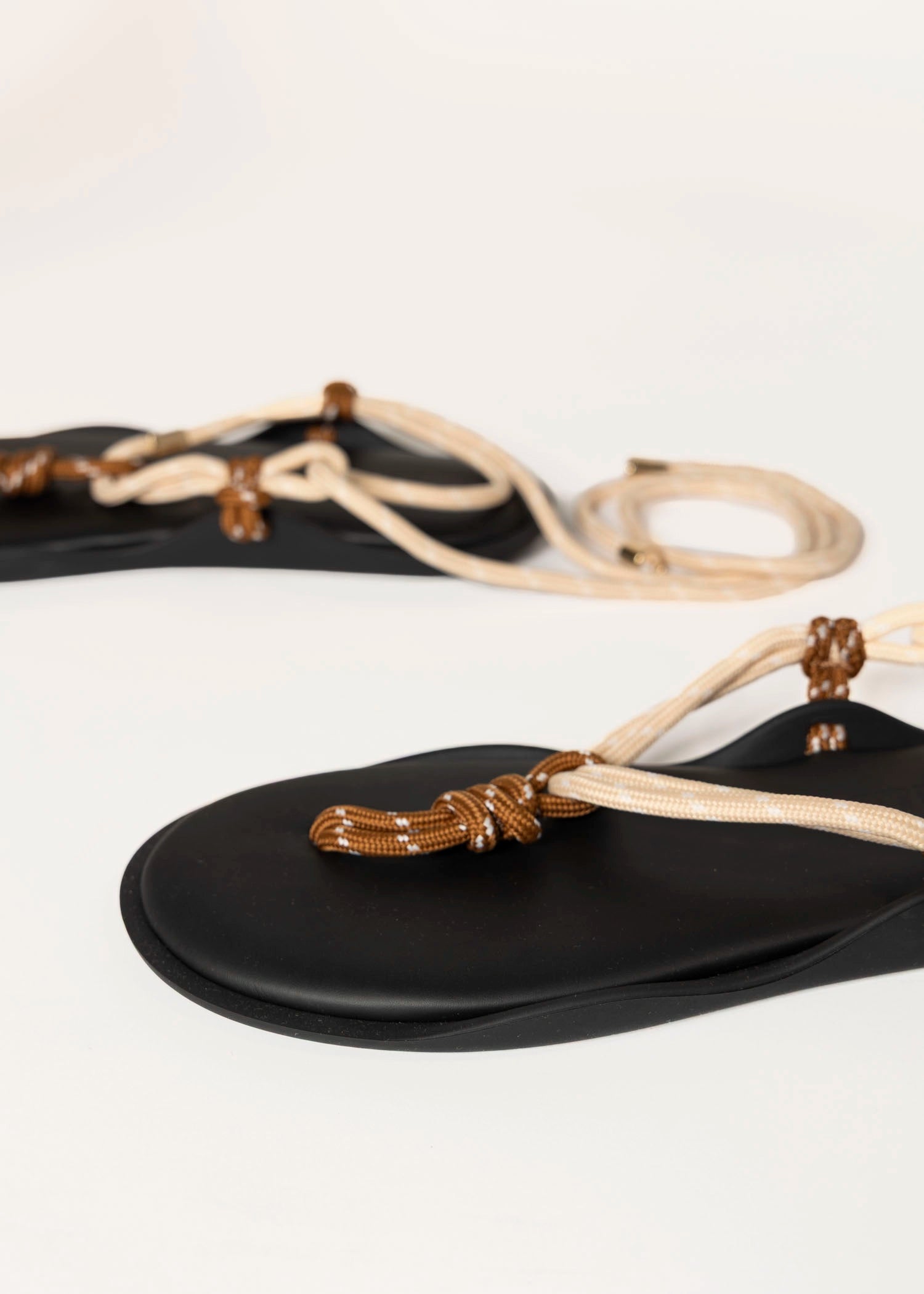 swatch_nut/natural flo twin tie up sandal flat sandals
