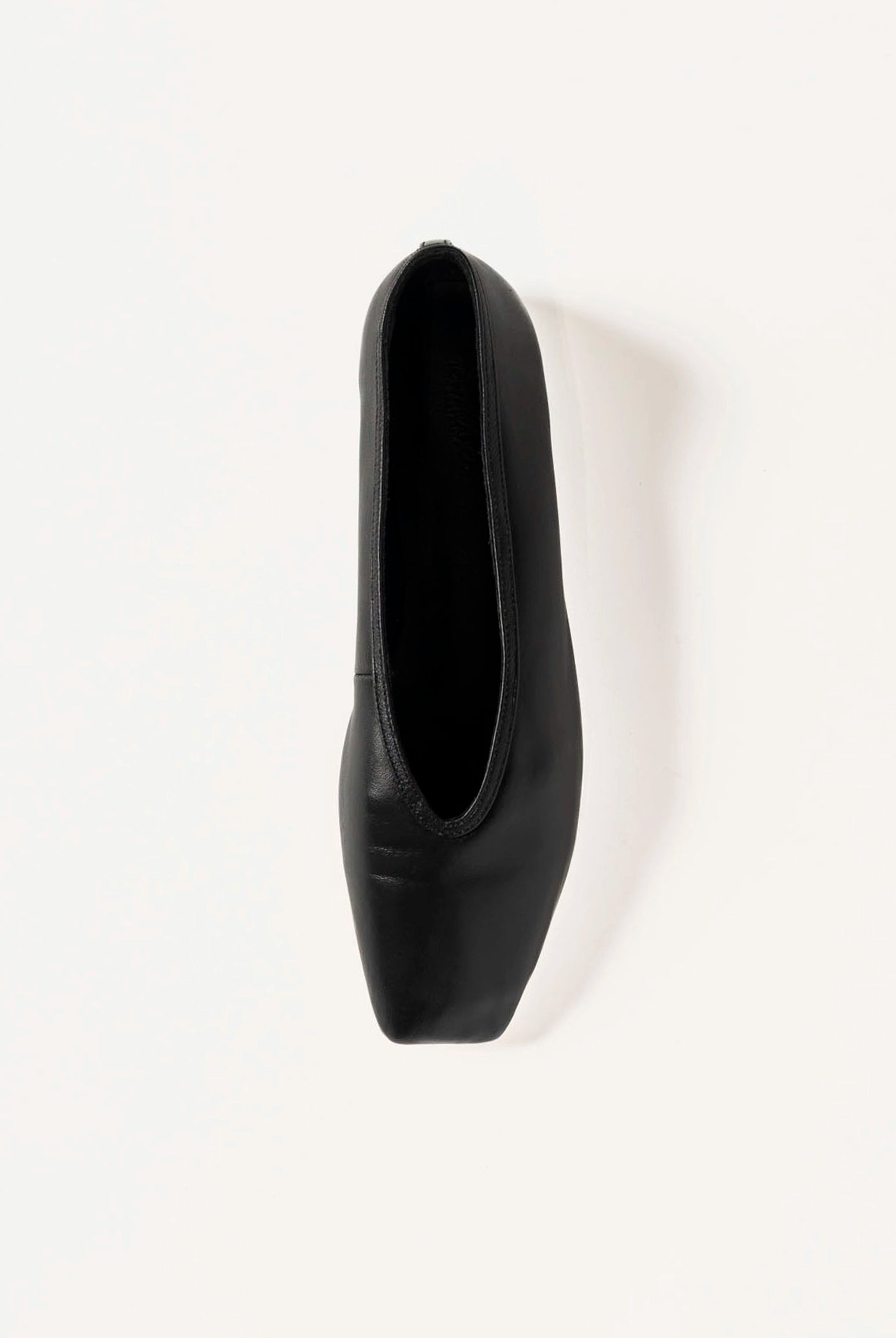 swatch_black leather bianca flat flat shoes