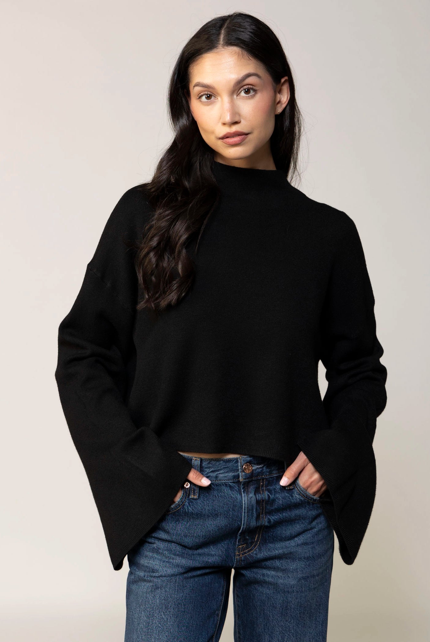 swatch_Black deluc chuck sweater