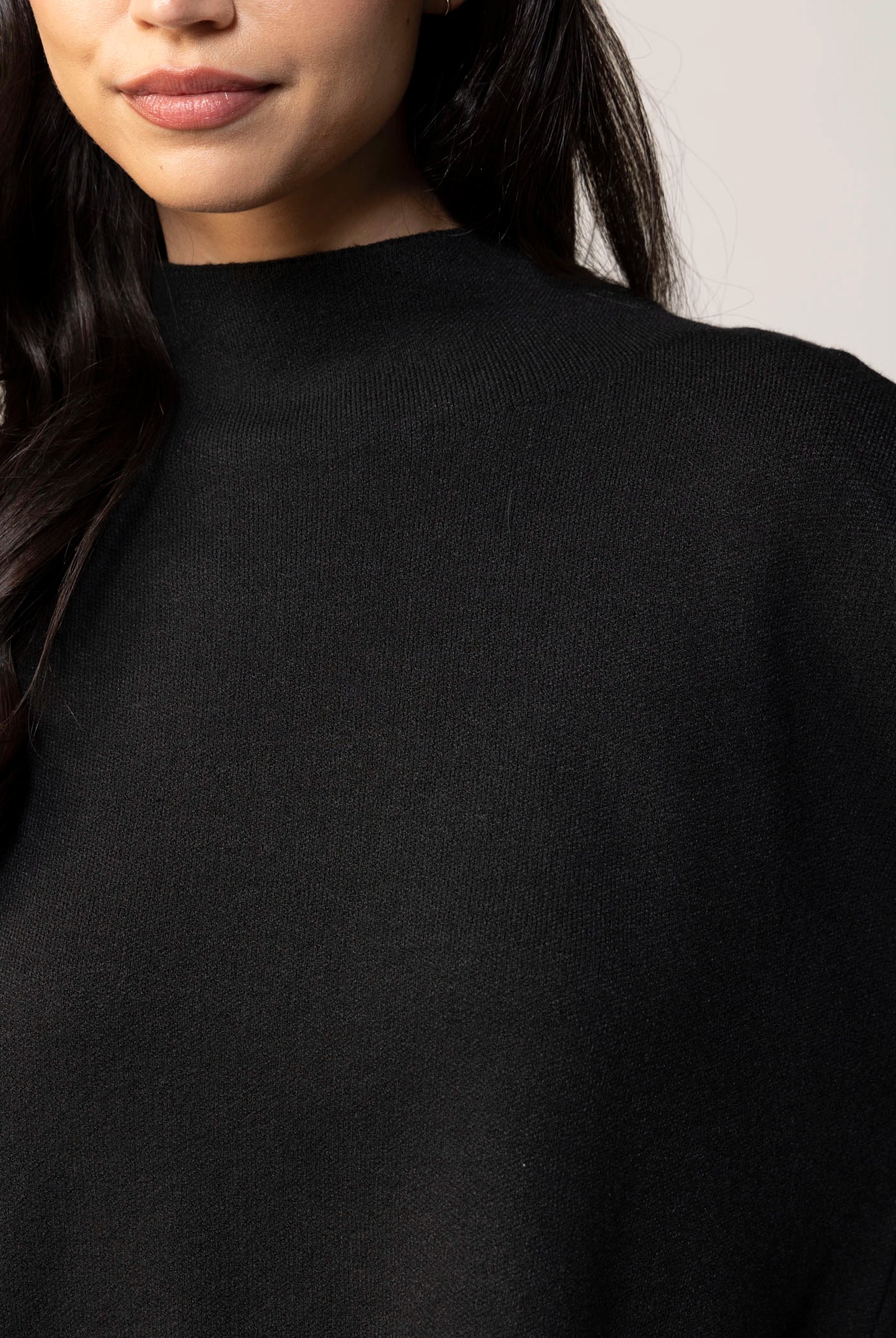 swatch_Black deluc chuck sweater