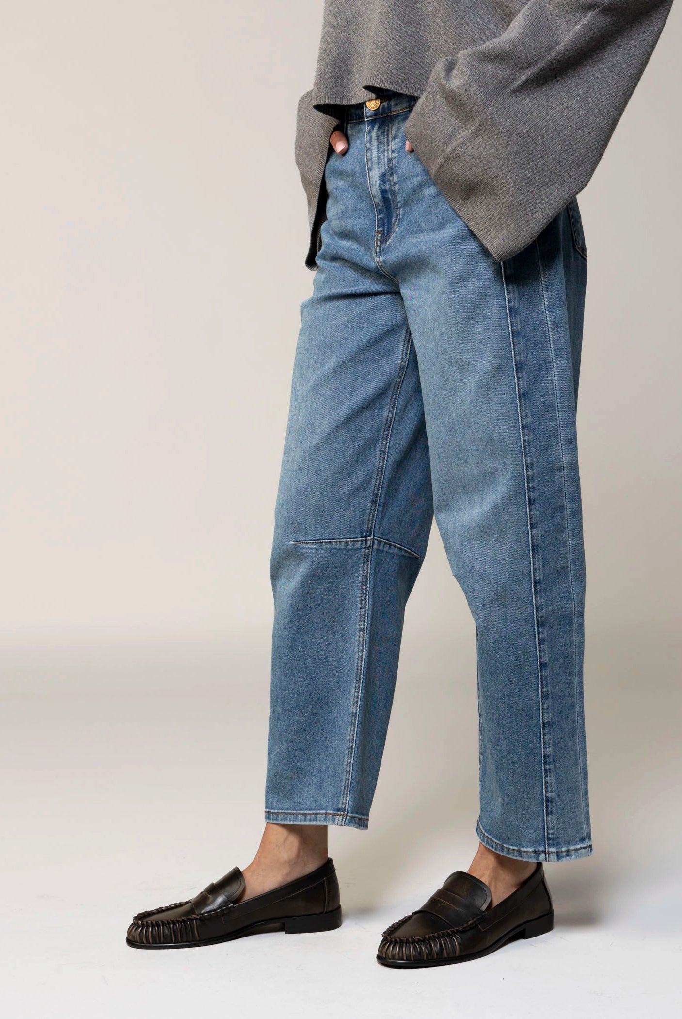 swatch_Denim kut from the kloth ashton barrel leg jean
