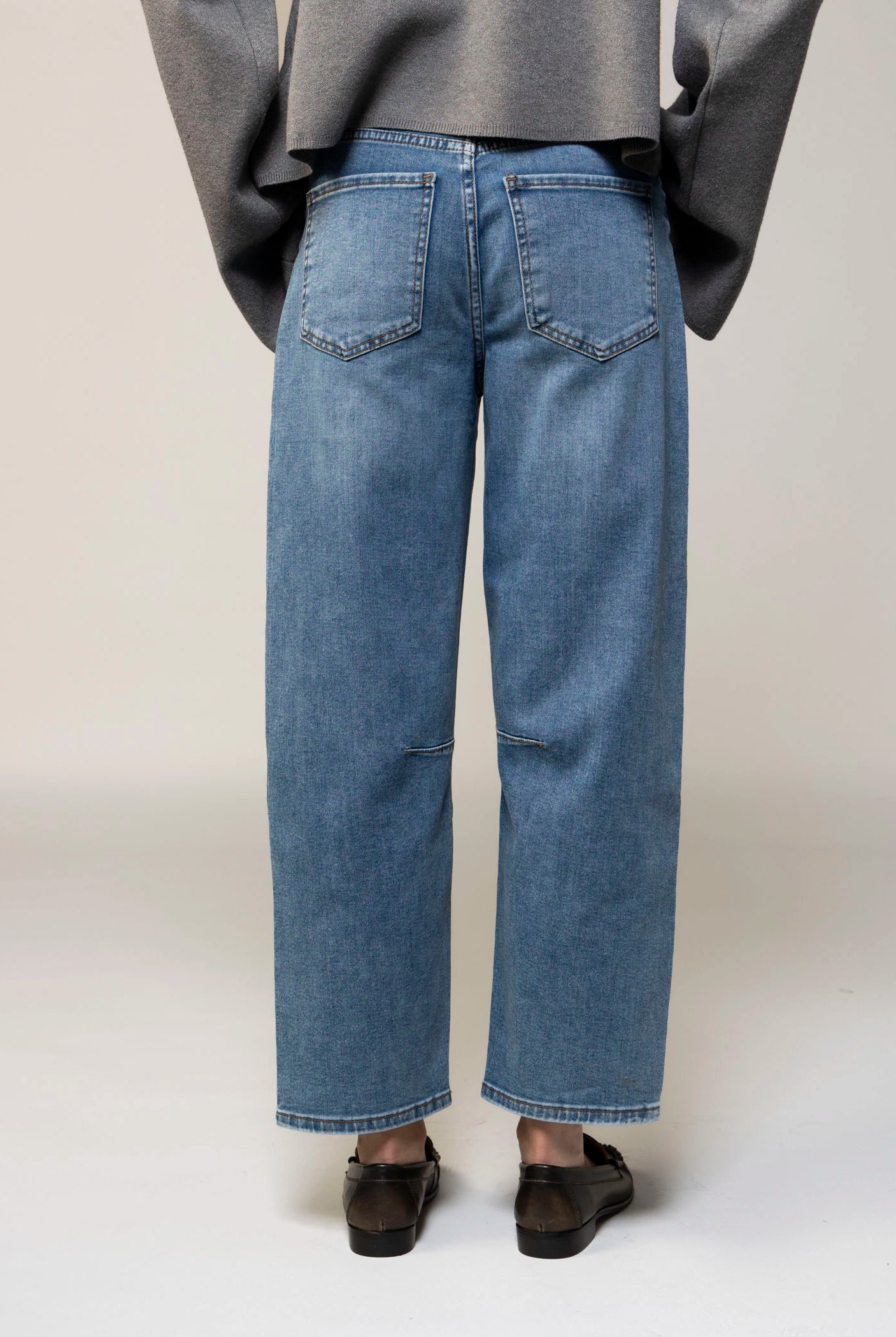 swatch_Denim kut from the kloth ashton barrel leg jean