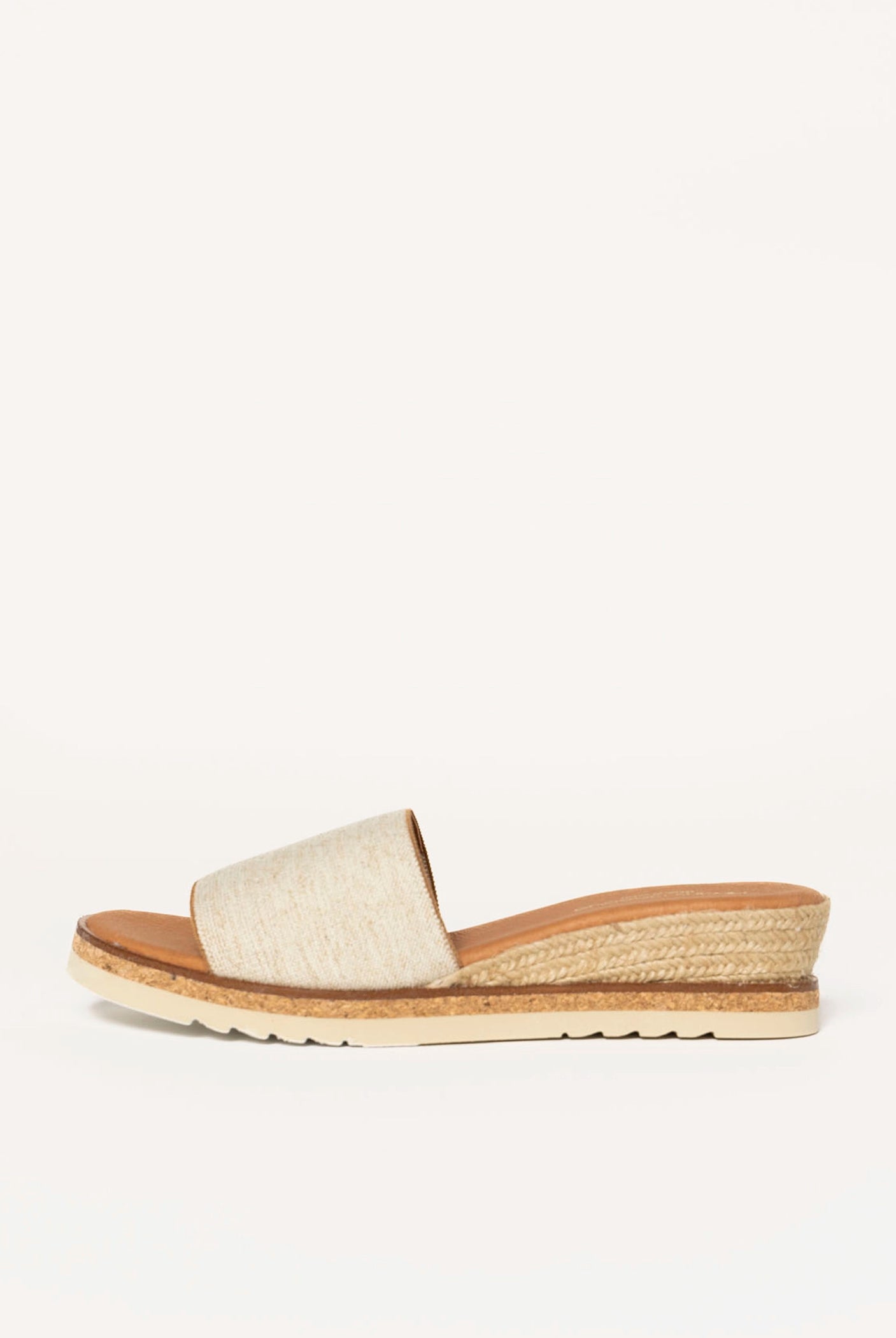 swatch_Beige Linen andre assous nessie sandals