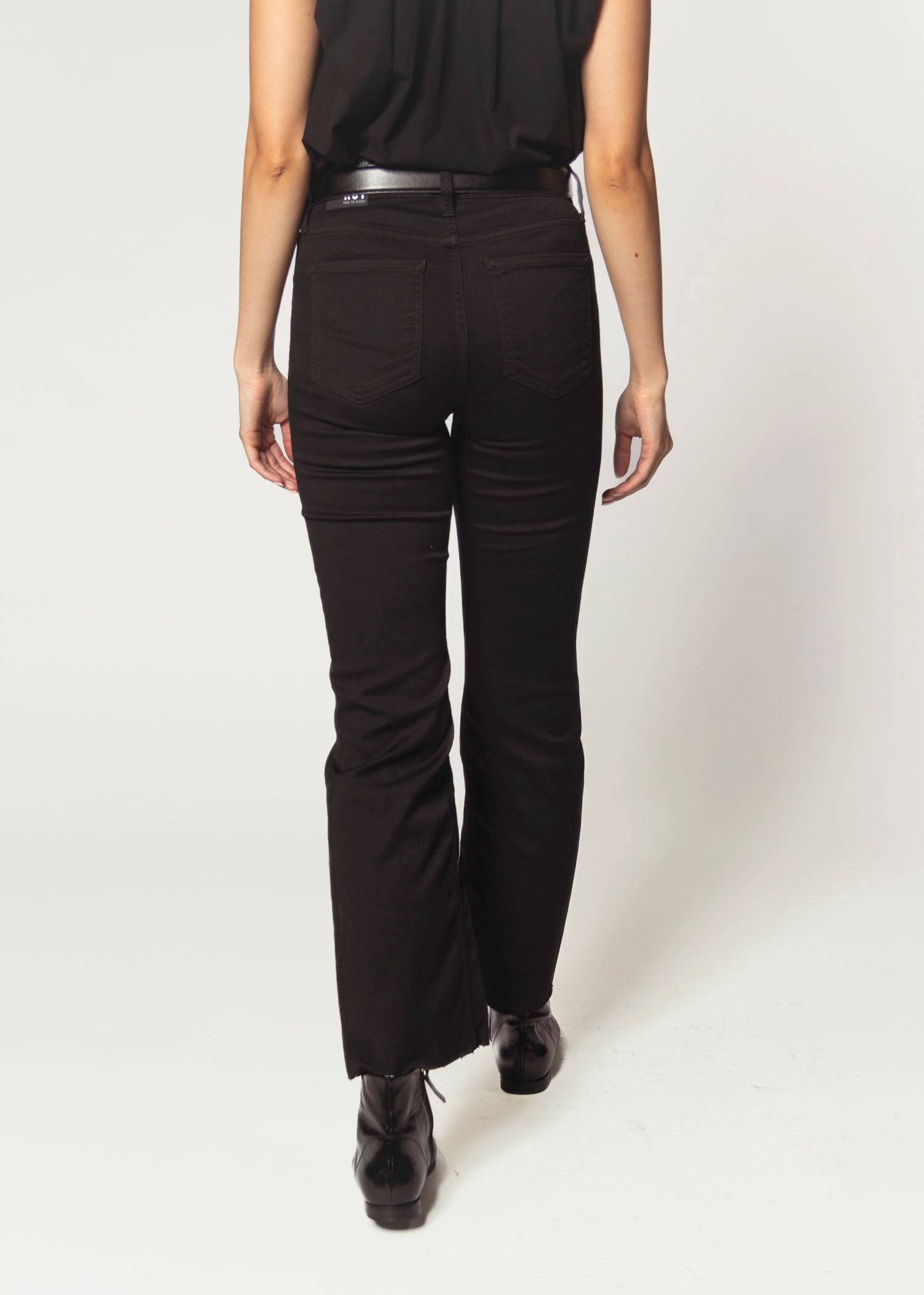 swatch_Black kelsey jeans pants