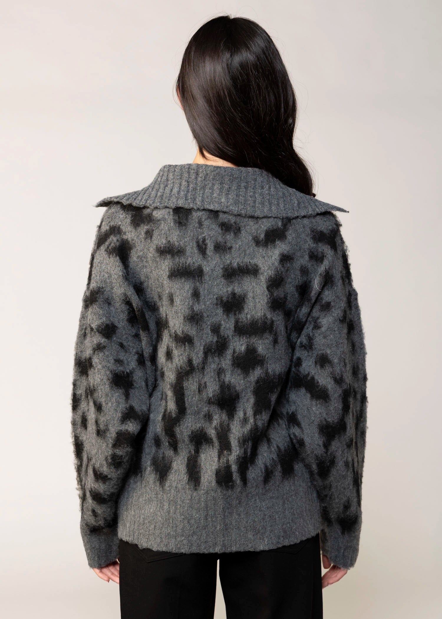 swatch_Charcoal greylin paloma cardigan
