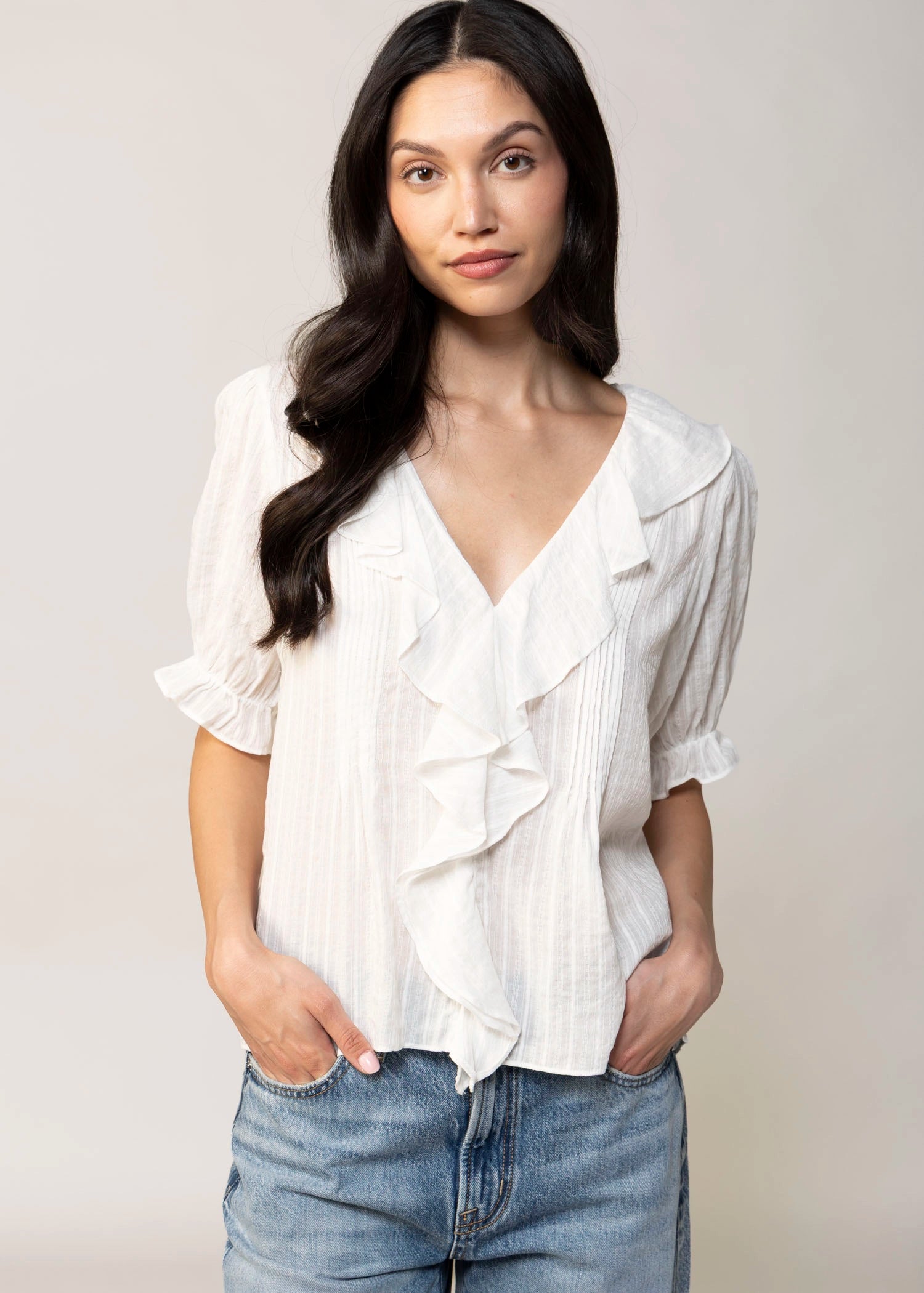 swatch_Off White ruffle short sleeve blouse