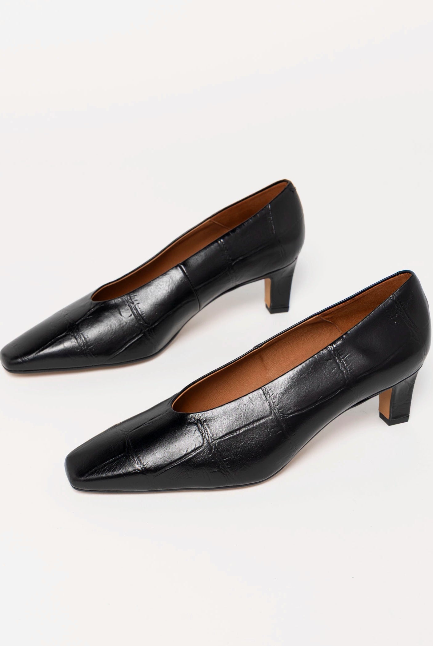 swatch_Black Croco angel alarcon leather pump