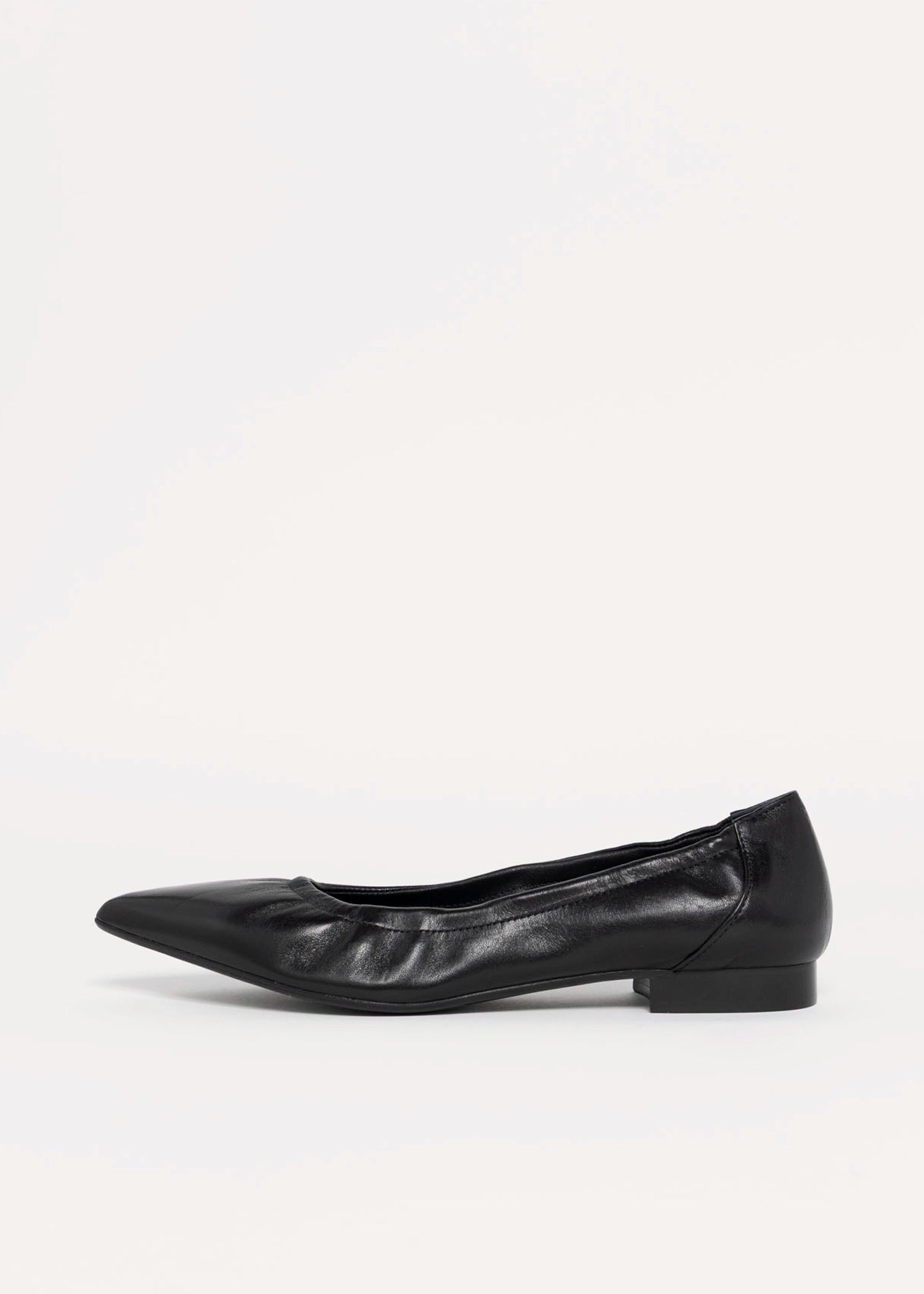 swatch_Black Leather l'idea flat leather pump