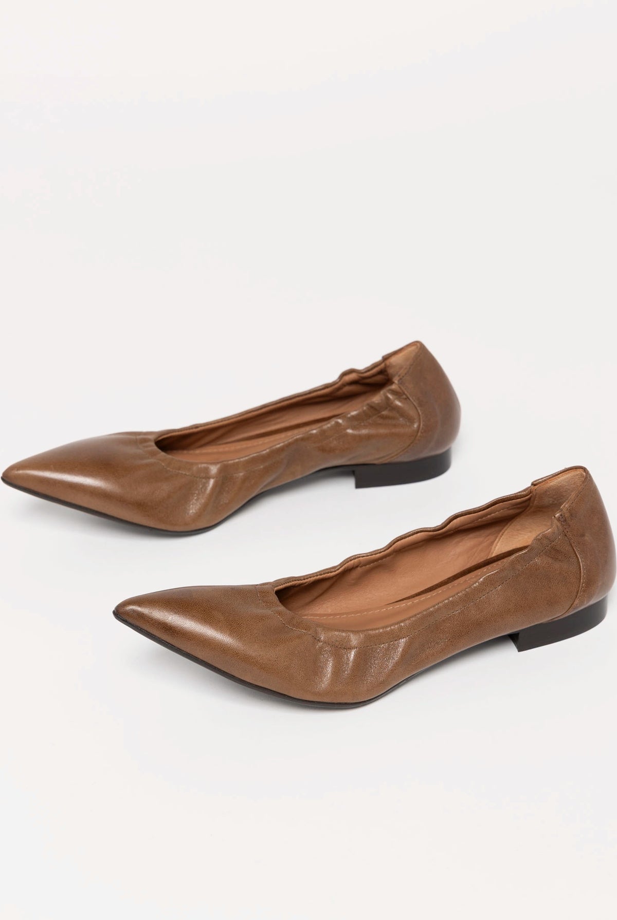 swatch_Whiskey Leather l'idea flat leather pump
