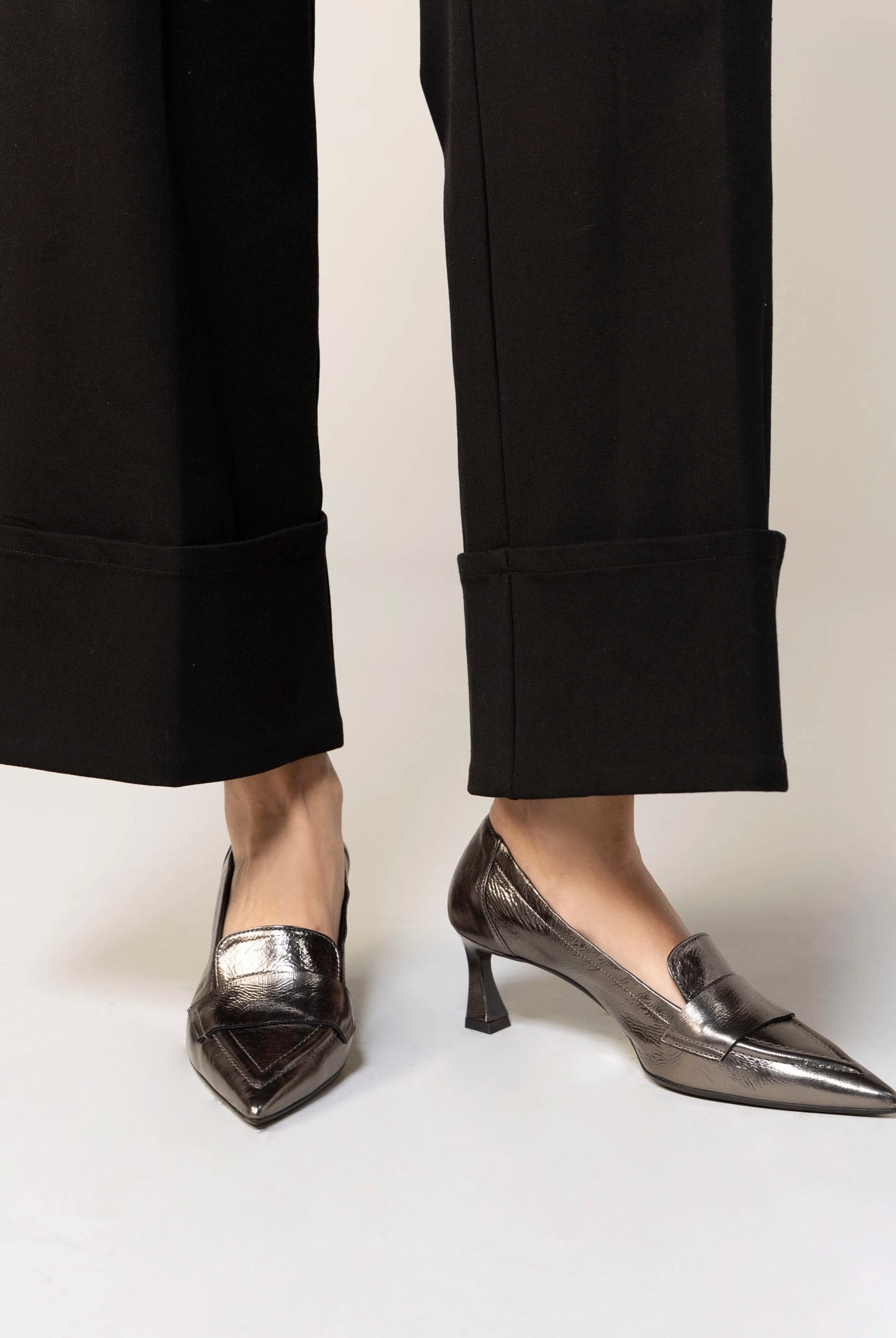 swatch_Steel Leather l'idea pointed toe pump