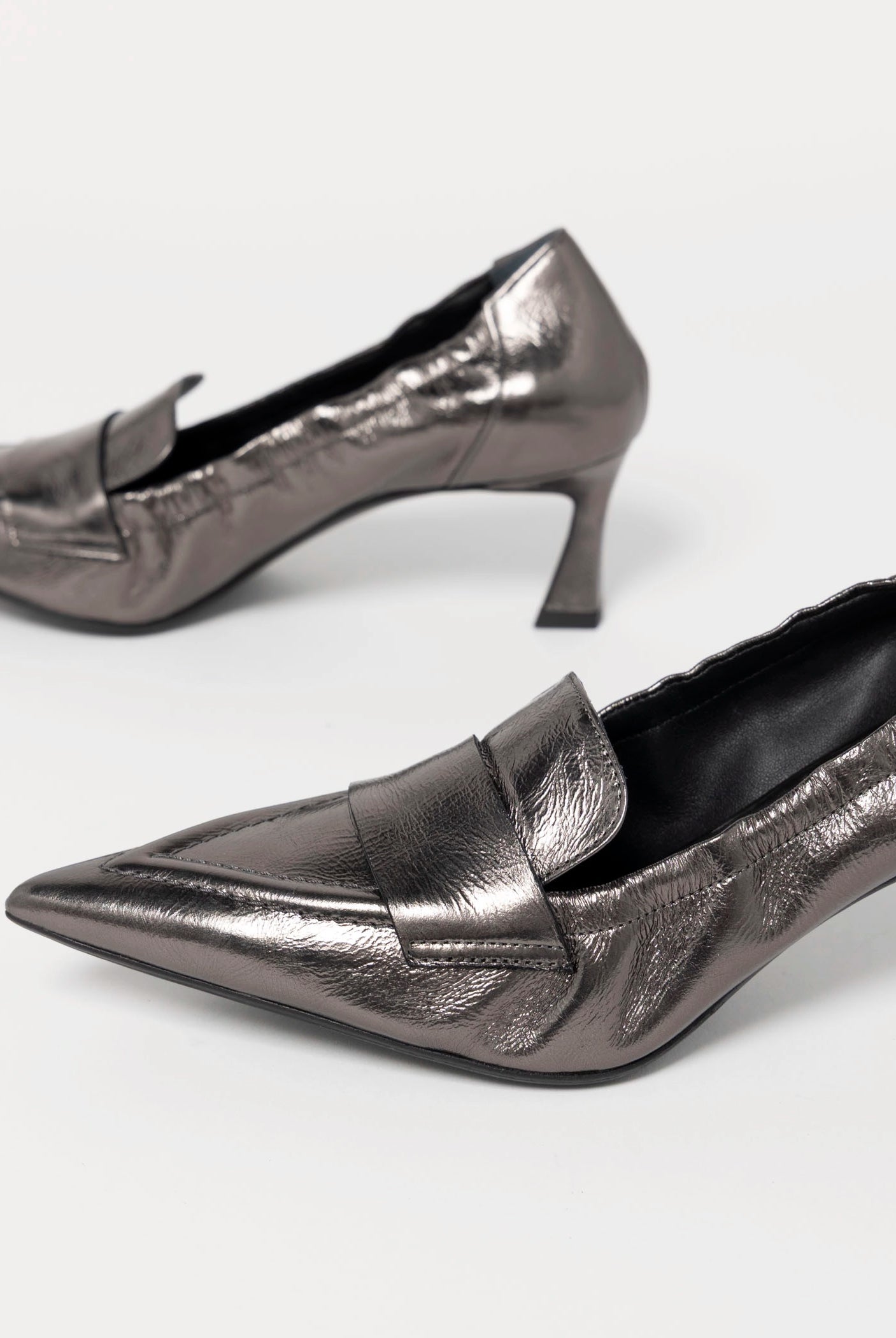 swatch_Steel Leather l'idea pointed toe pump