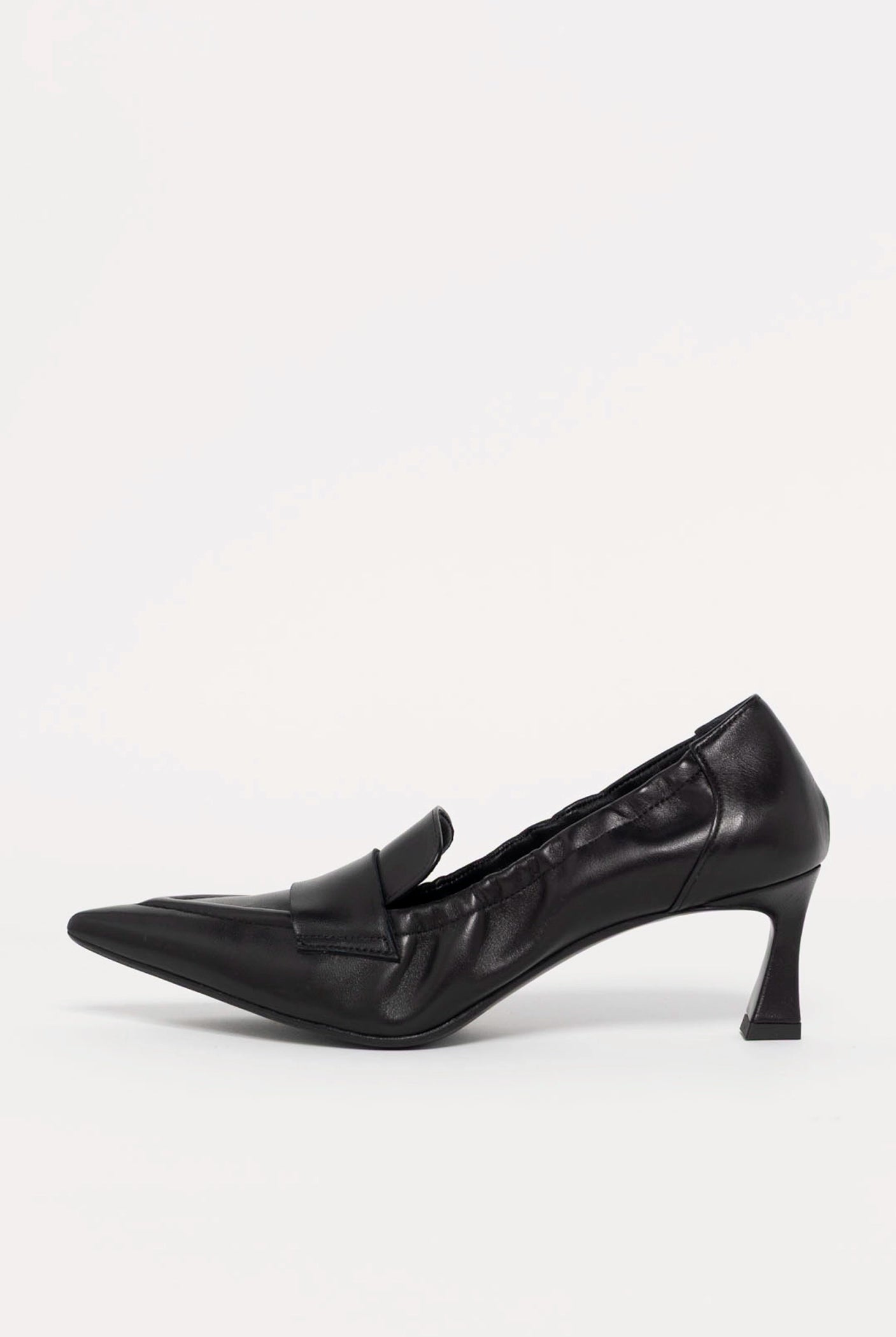 swatch_Black Leather l'idea pointed toe pump