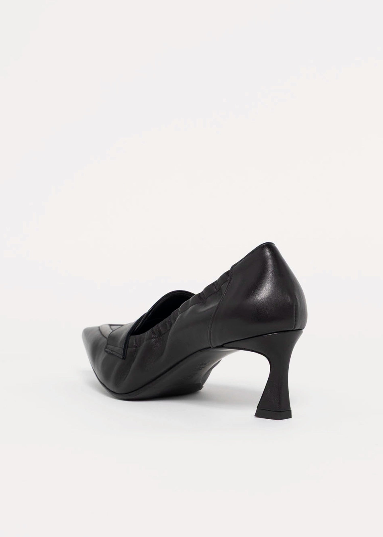 swatch_Black Leather l'idea pointed toe pump