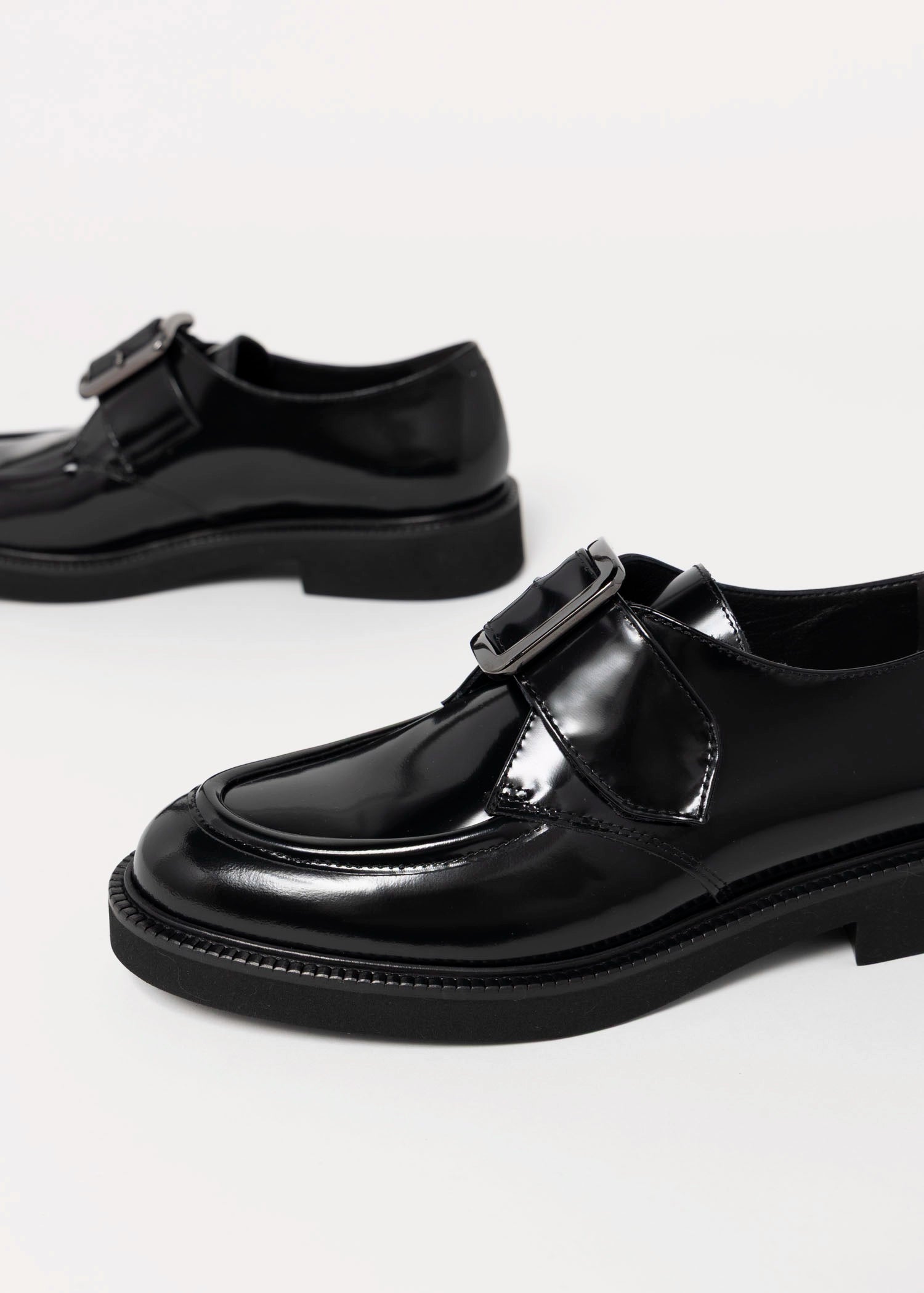 swatch_Black Leather l'idea single buckle loafer