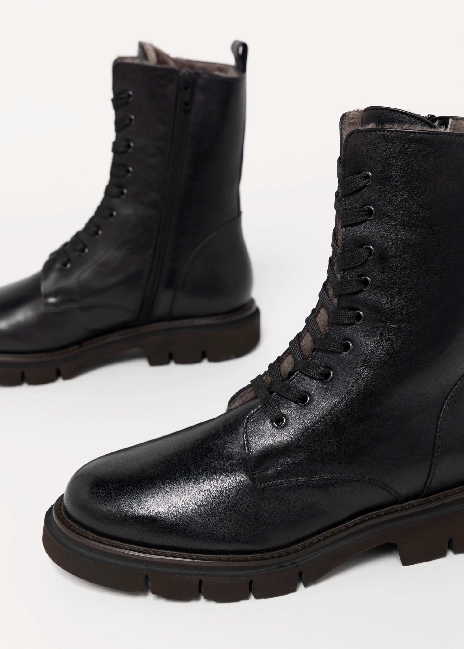 swatch_Black Leather l'idea waterproof combat boot