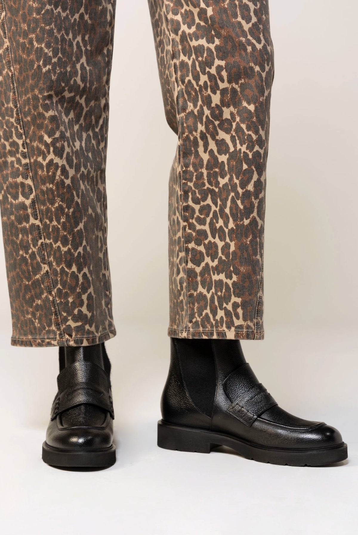 swatch_Black Leather l'idea penny loafer boot