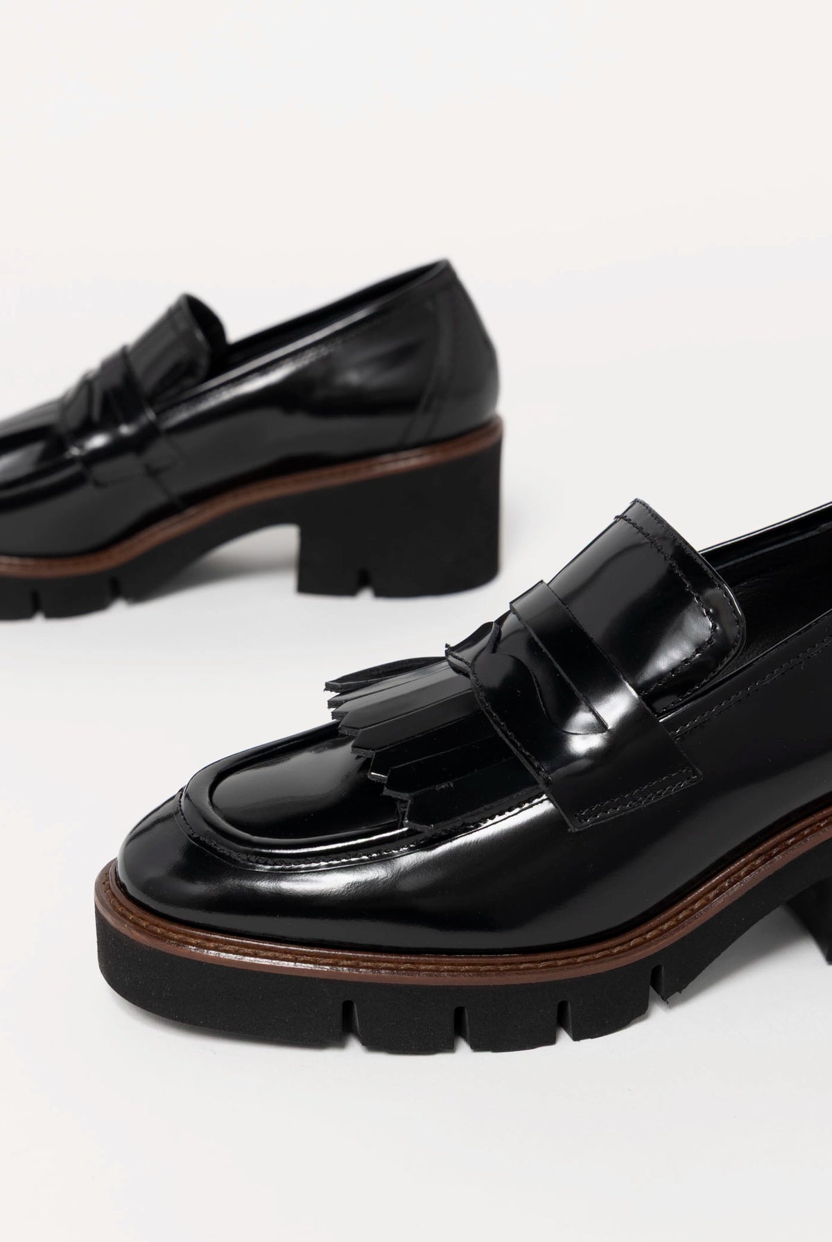 swatch_Black Leather l'idea heeled loafer with kilt