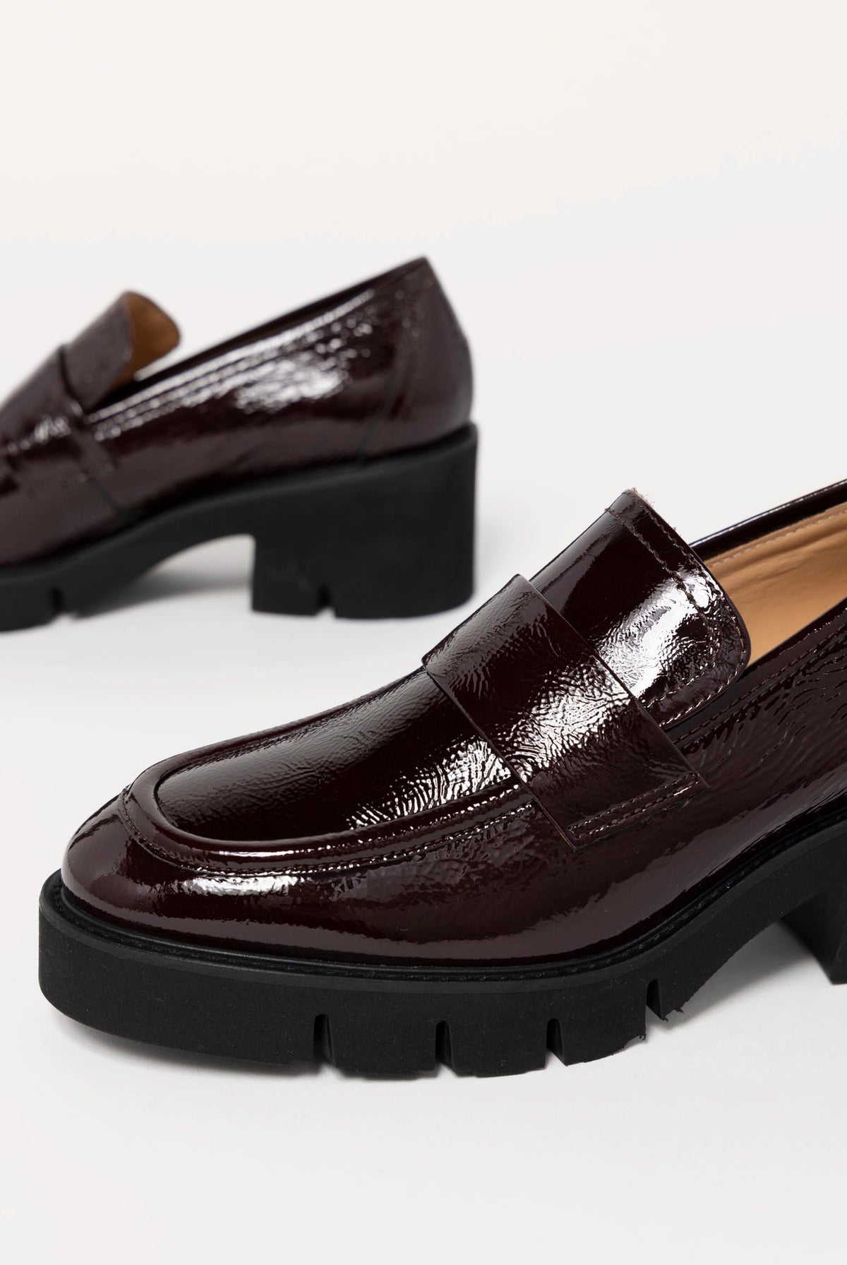 swatch_Bordo Patent l'idea heeled loafer