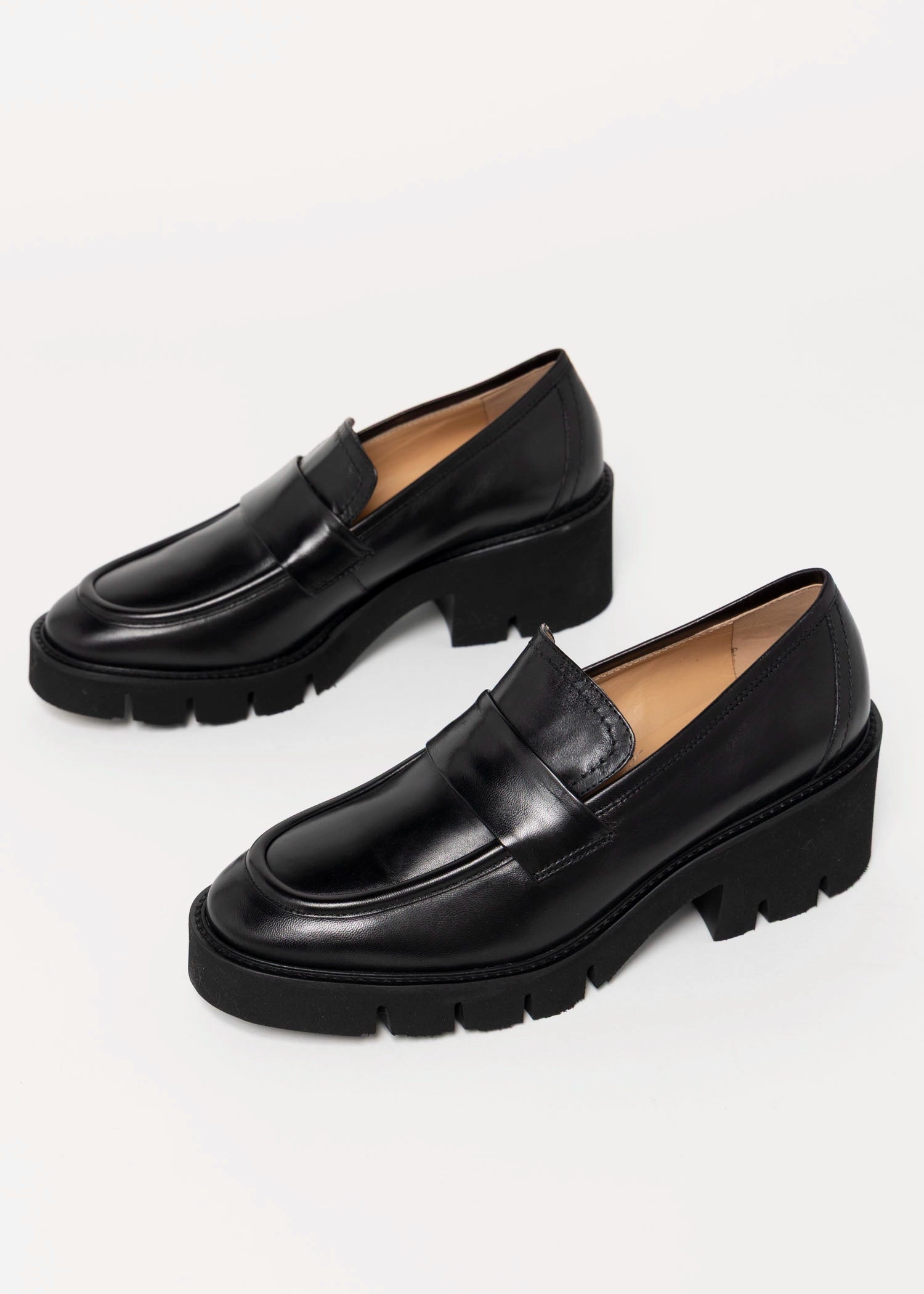 swatch_Black Leather l'idea heeled loafer