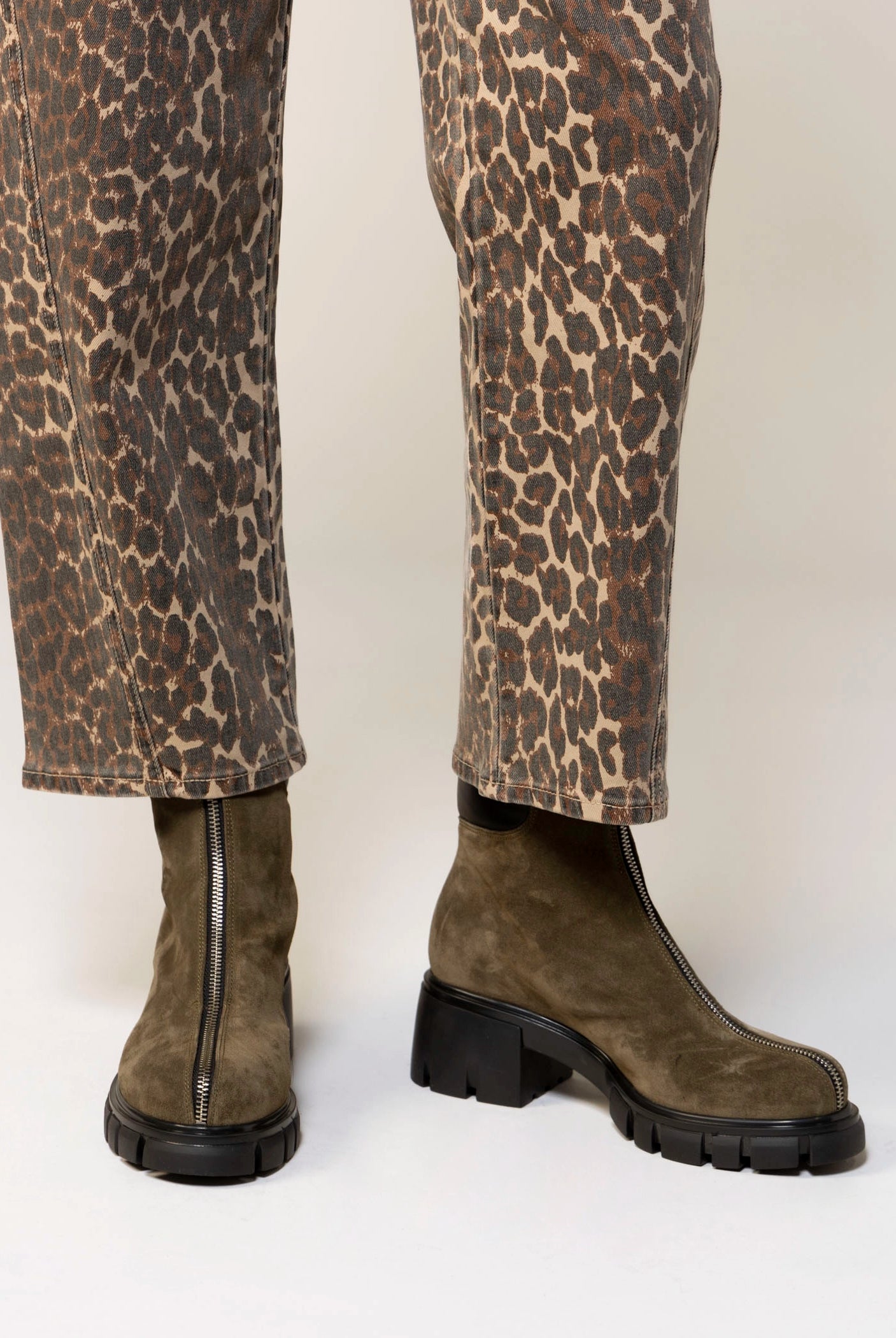 swatch_Forest Suede l'idea center zip boot