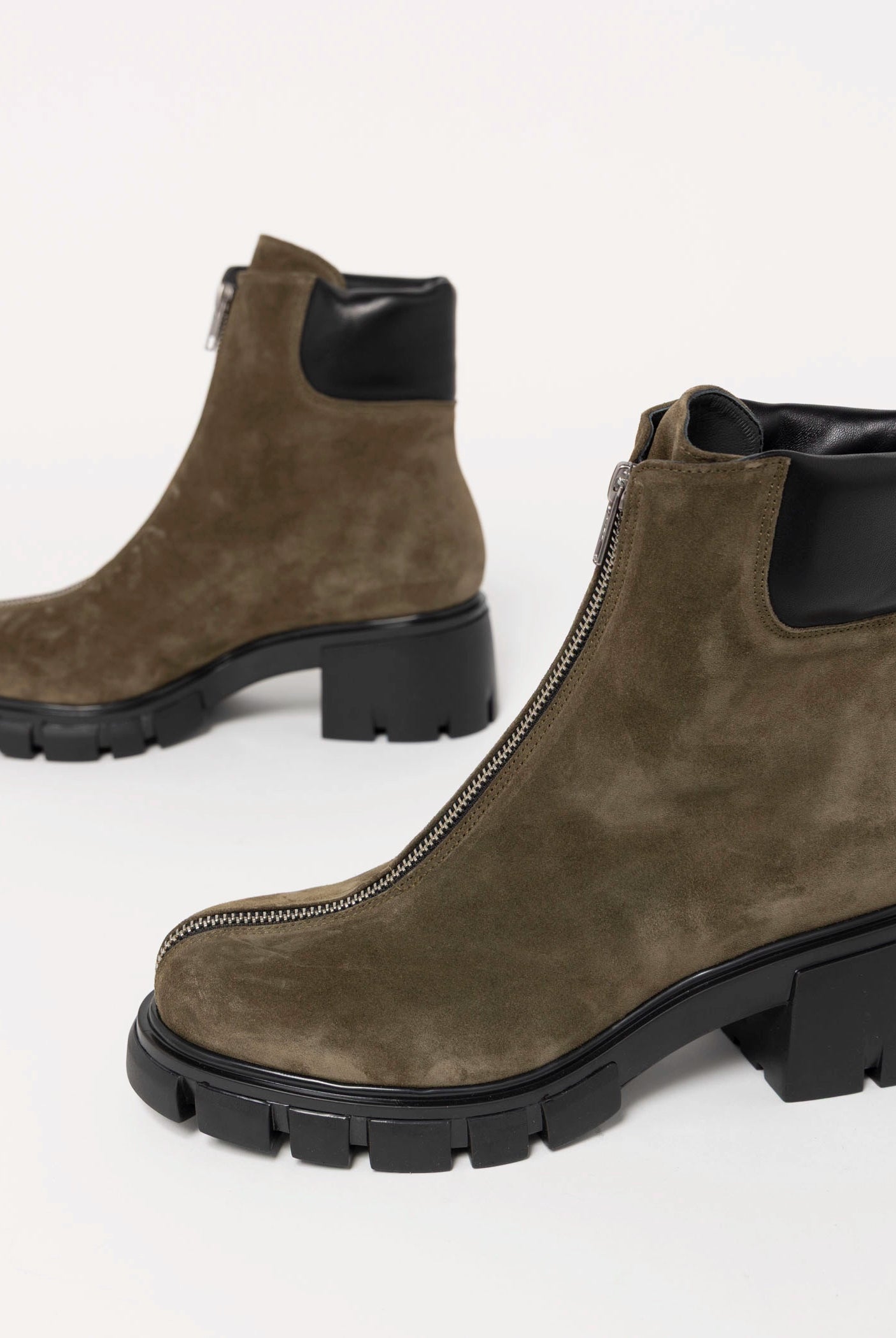 swatch_Forest Suede l'idea center zip boot