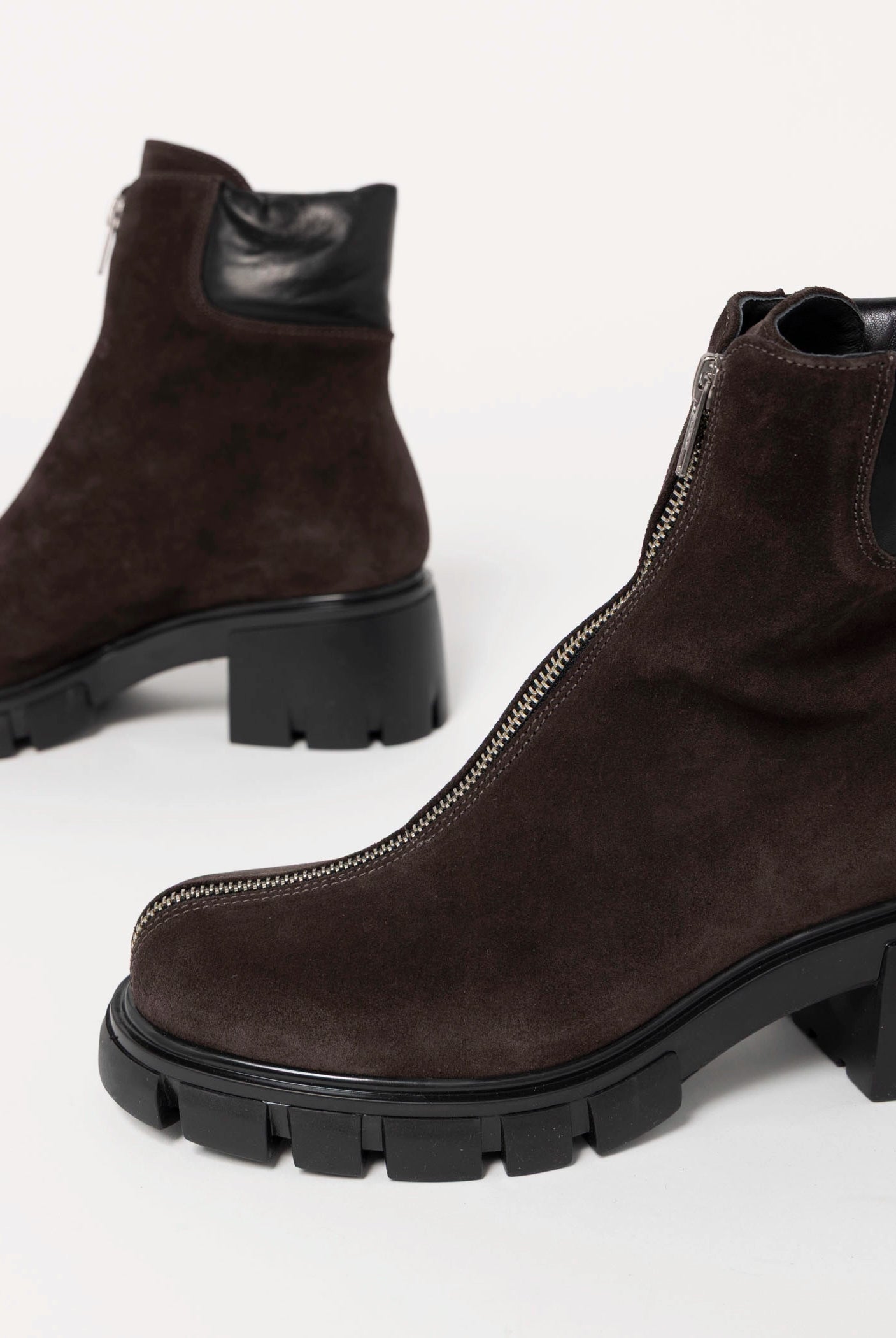 swatch_Chocolate Suede l'idea center zip boot