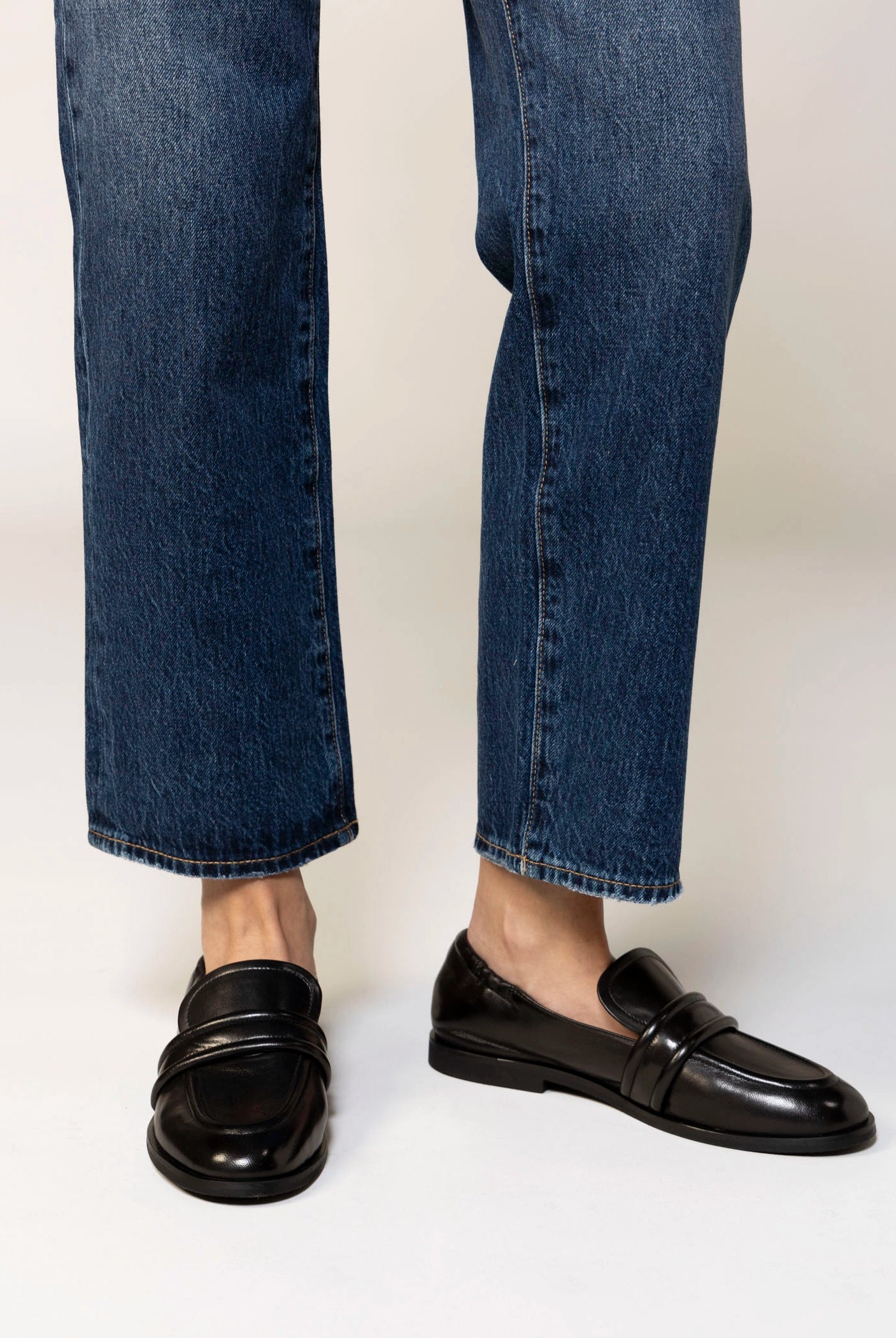 swatch_Black Leather mara bini sally loafer
