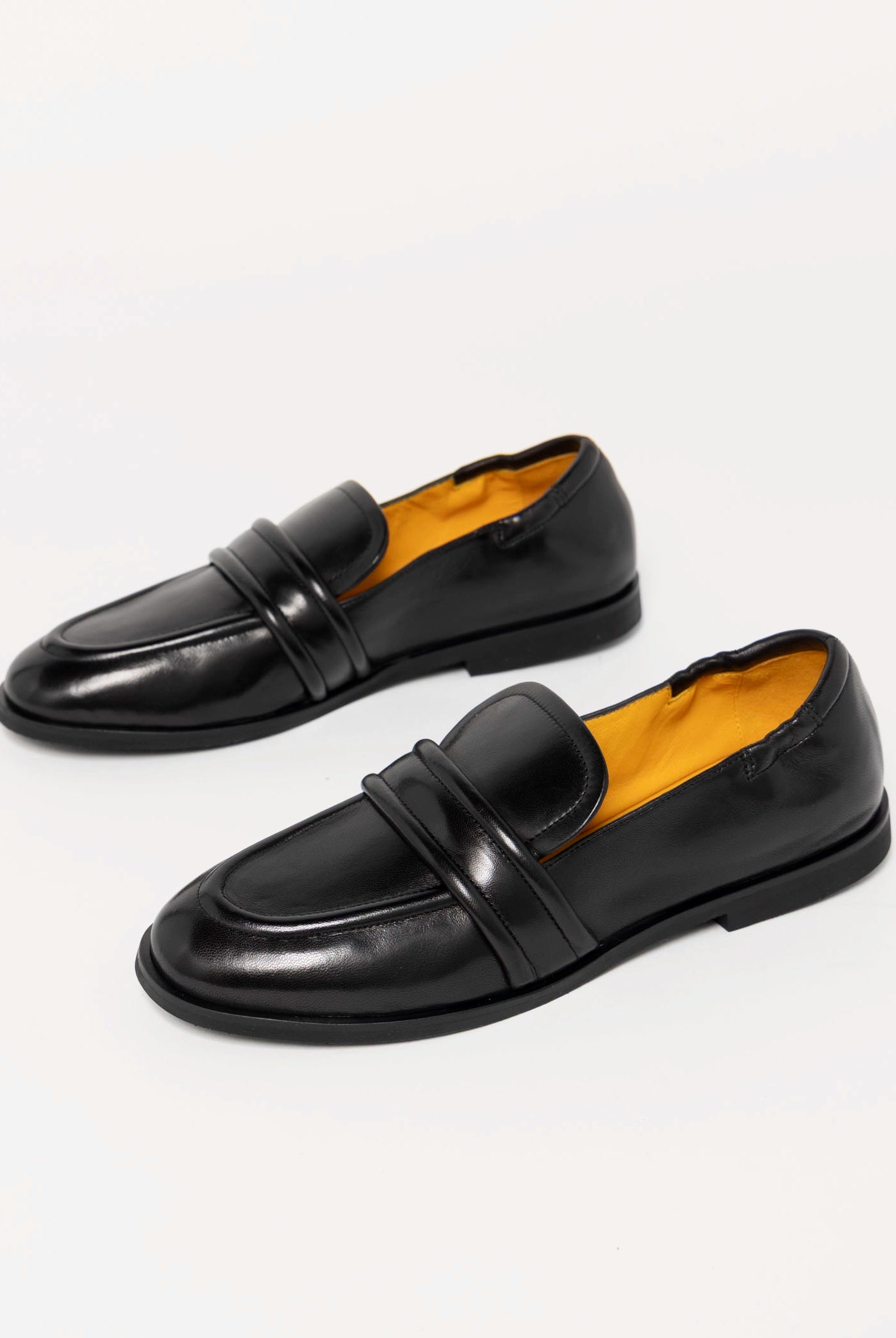 swatch_Black Leather mara bini sally loafer