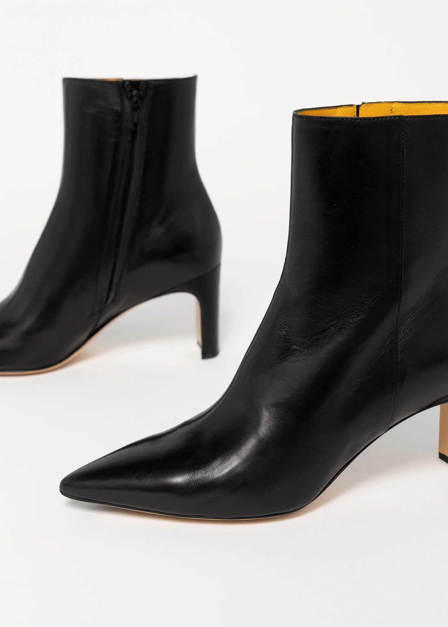 swatch_Black Leather mara bini leather heeled boot