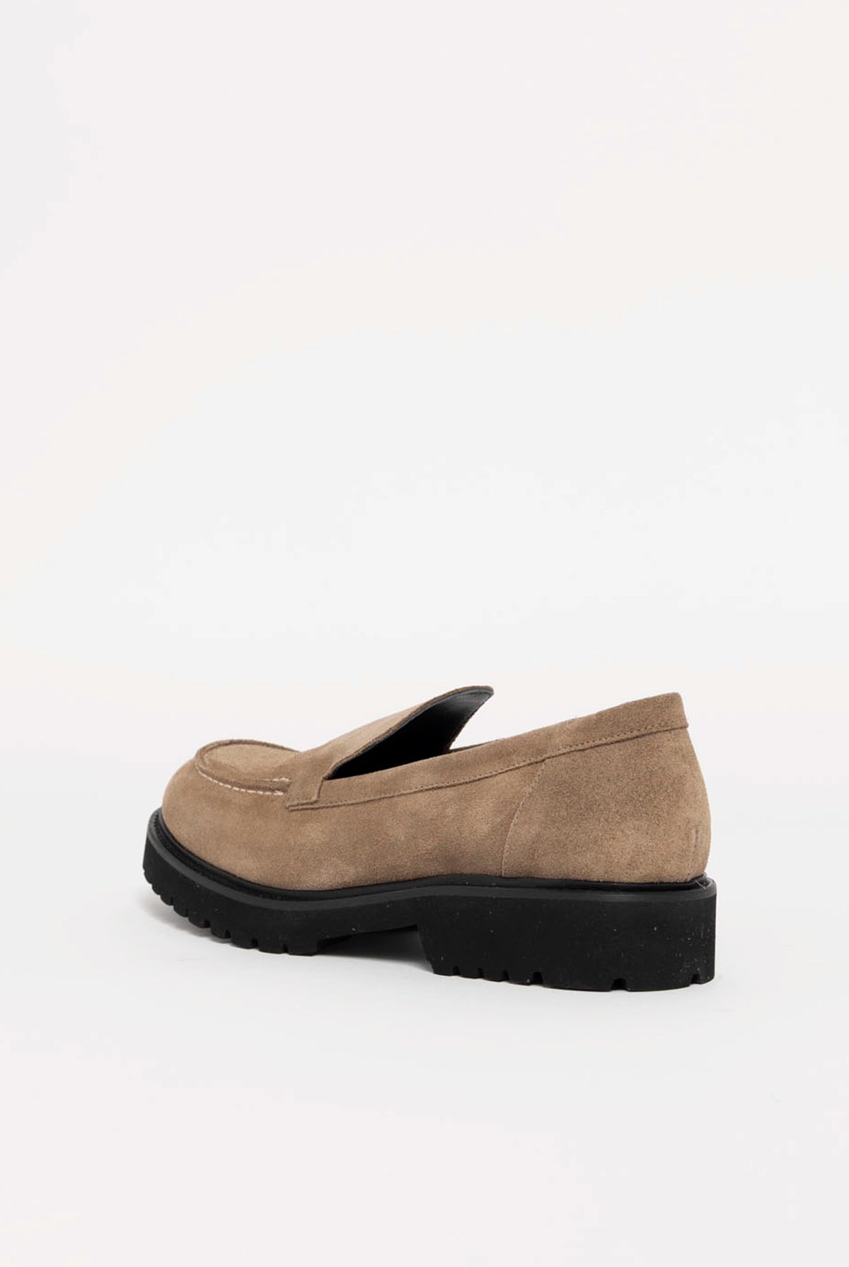 swatch_Dark Taupe Suede l'idea clean loafer on lug sole