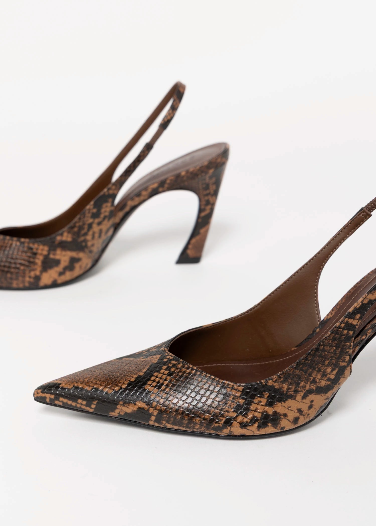 swatch_Pecan Snake schutz lexi slingback