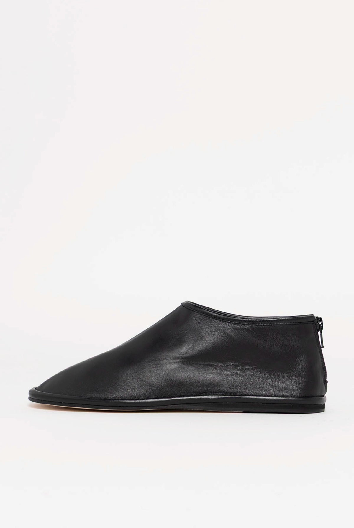 swatch_Black Leather l'idea elsa flat shoe