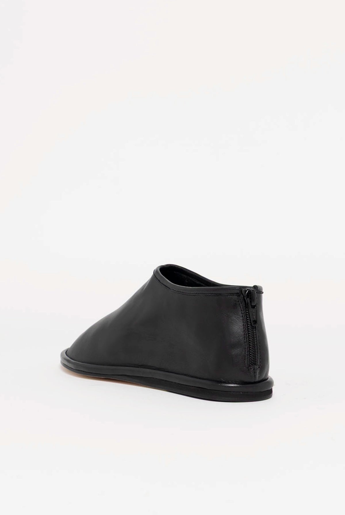 swatch_Black Leather l'idea elsa flat shoe