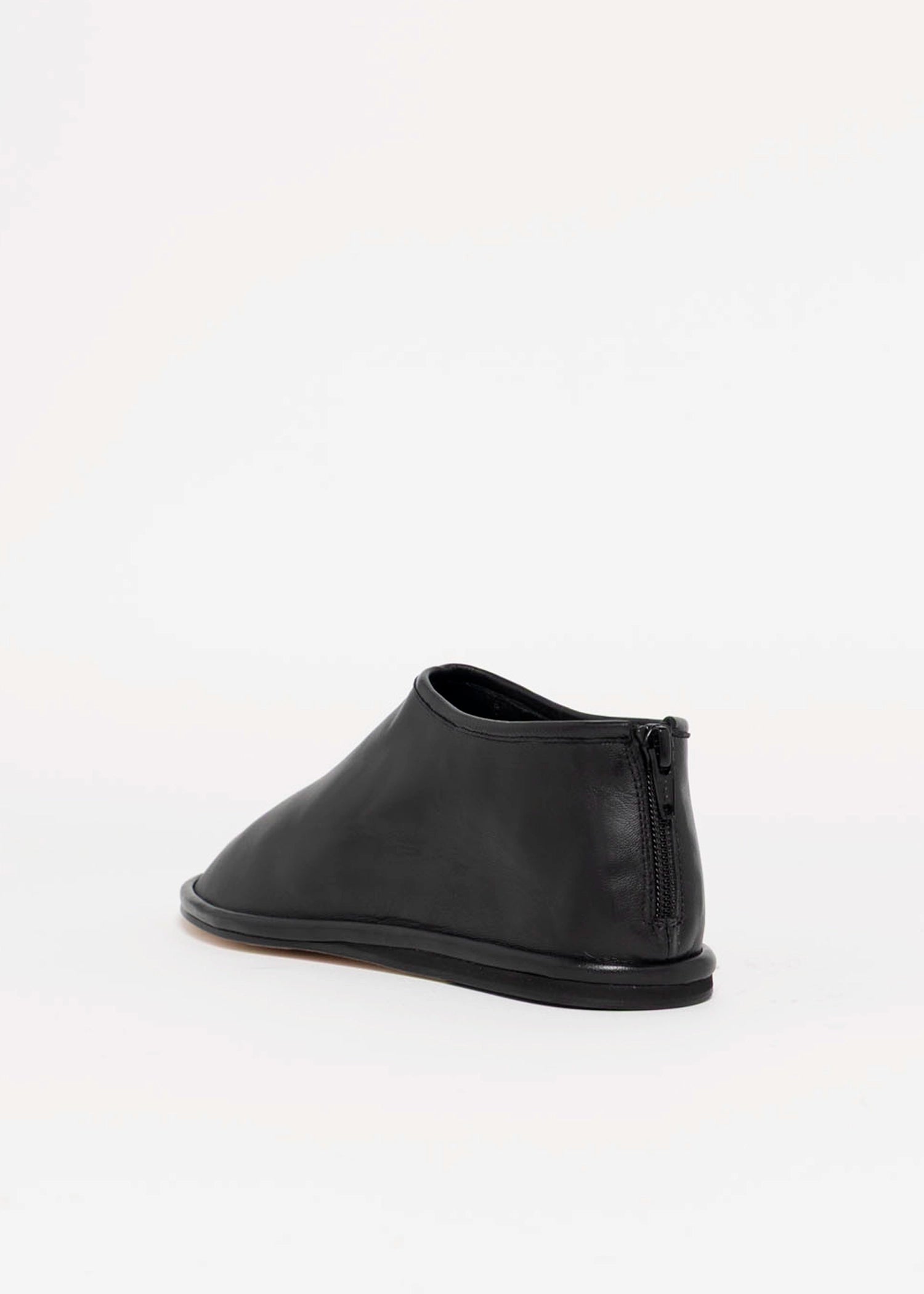 swatch_Black Leather l'idea elsa flat shoe
