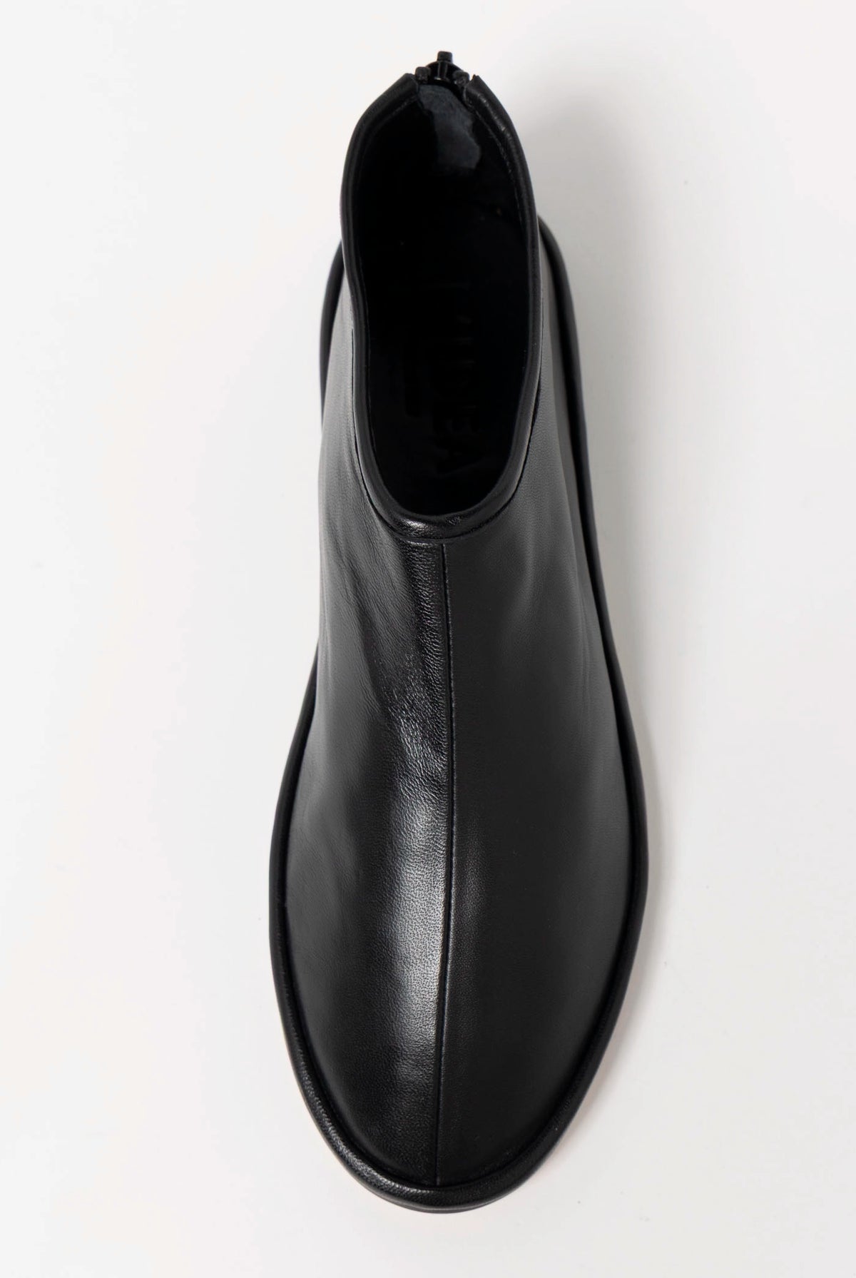 swatch_Black Leather l'idea elsa flat shoe
