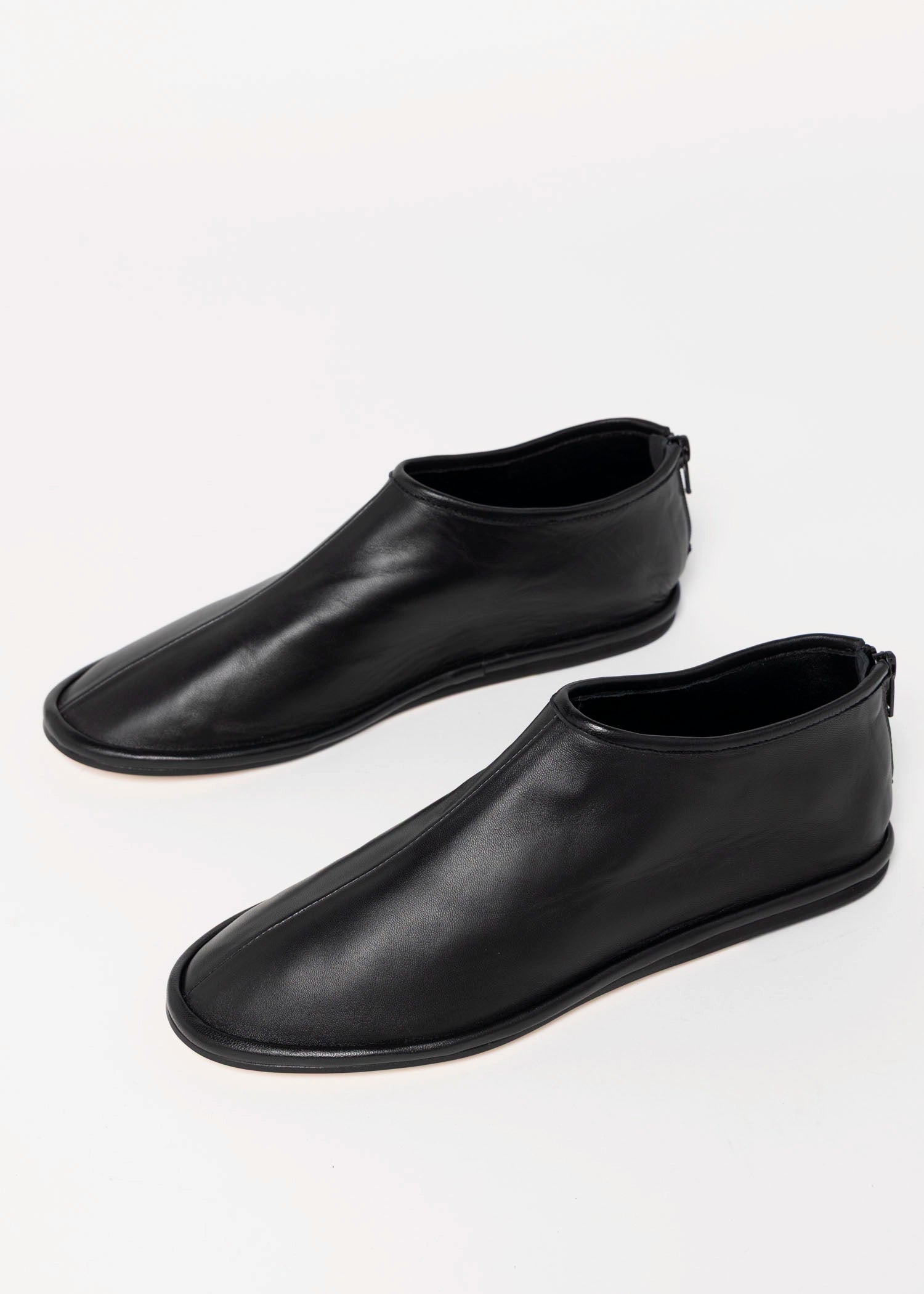 swatch_Black Leather l'idea elsa flat shoe