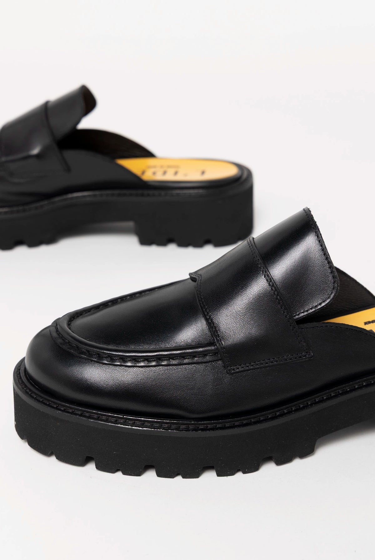 swatch_Black Leather l'idea italian leather lug sole mule
