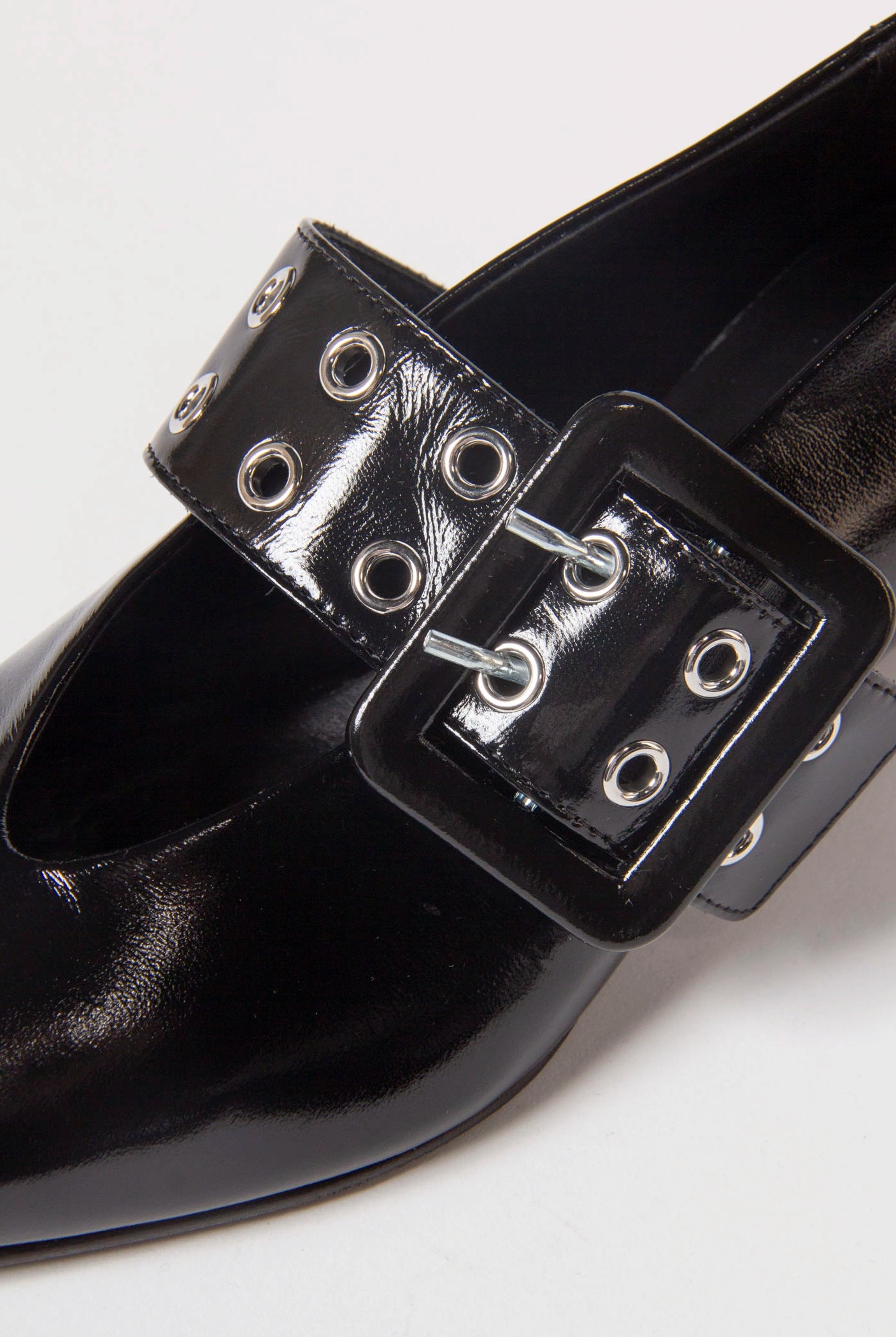 swatch_black patent fosa pump