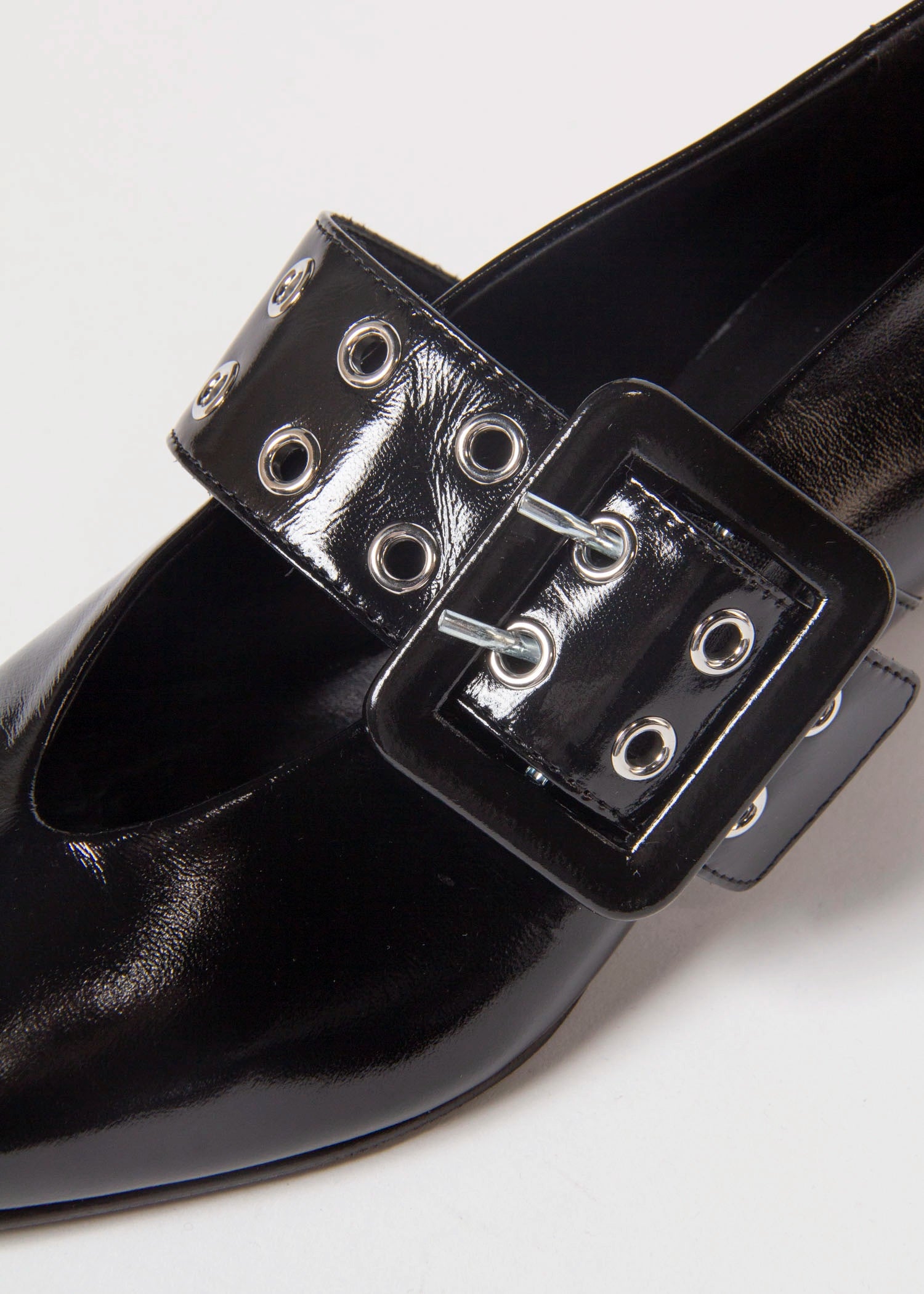 swatch_black patent fosa pump