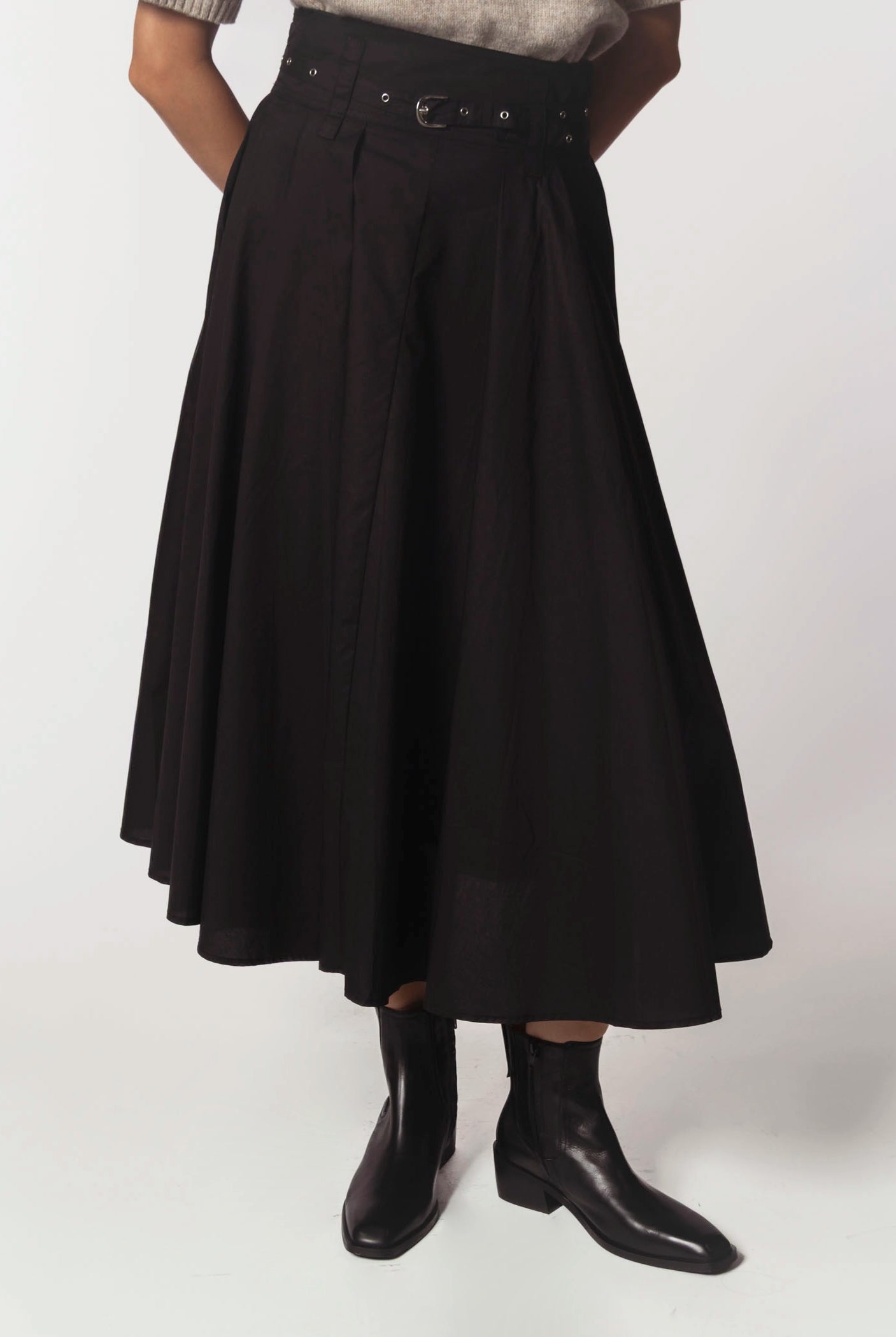 swatch_black leather ankle boot