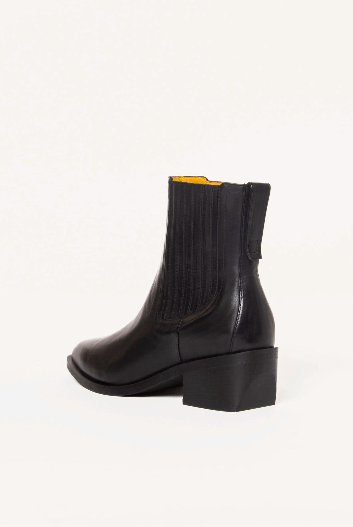 swatch_black leather ankle boot