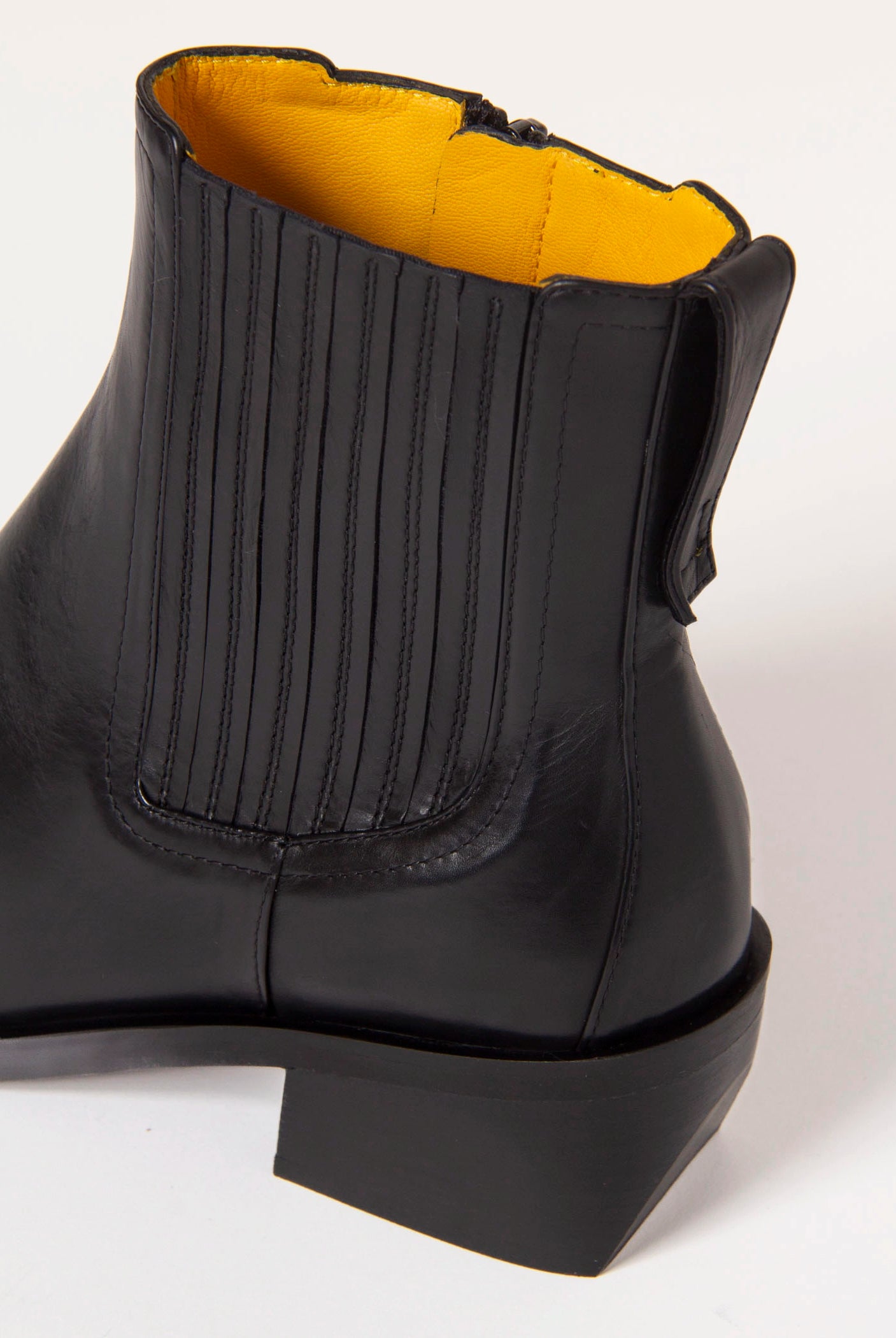 swatch_black leather ankle boot