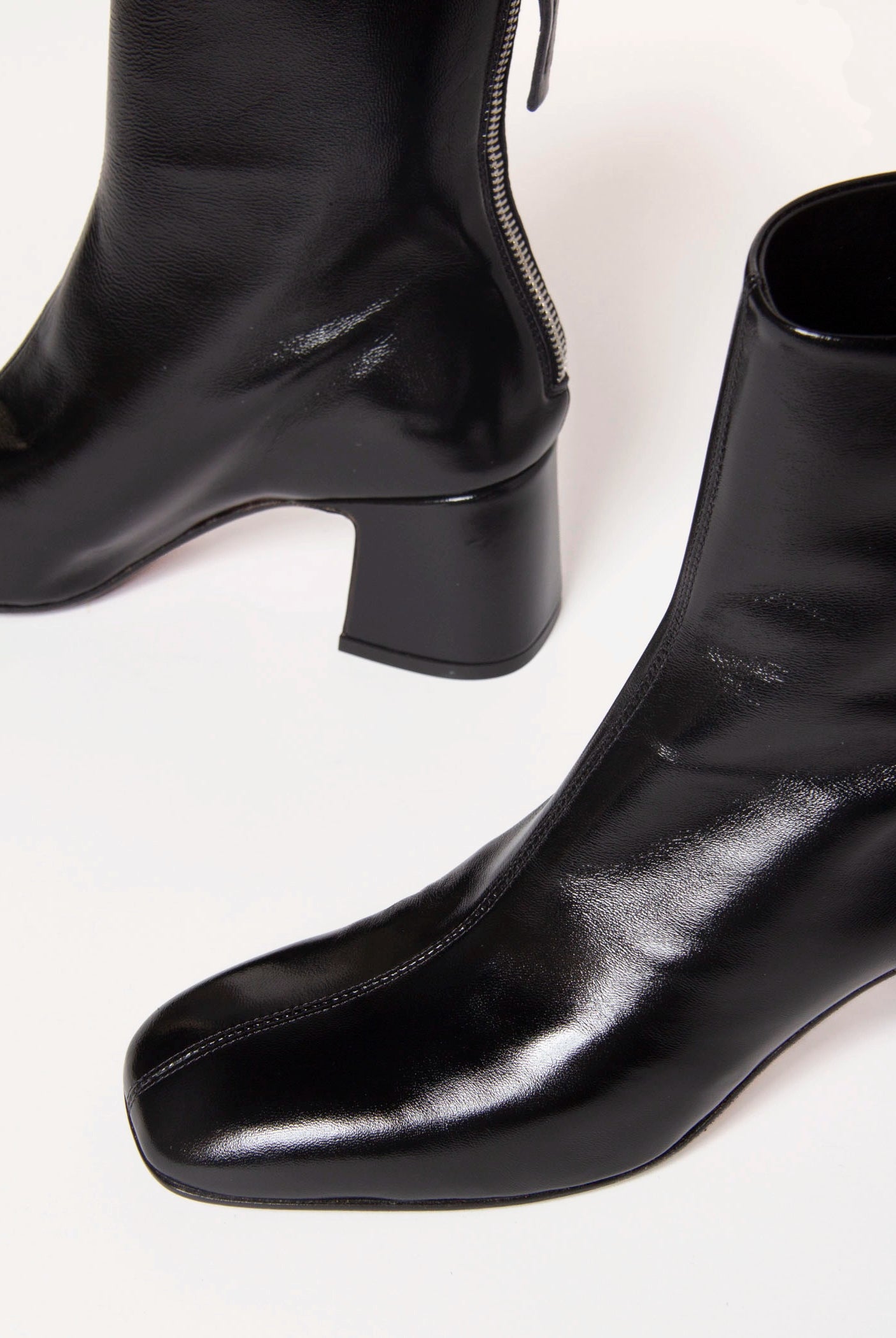 swatch_Black Patent leather ankle boot