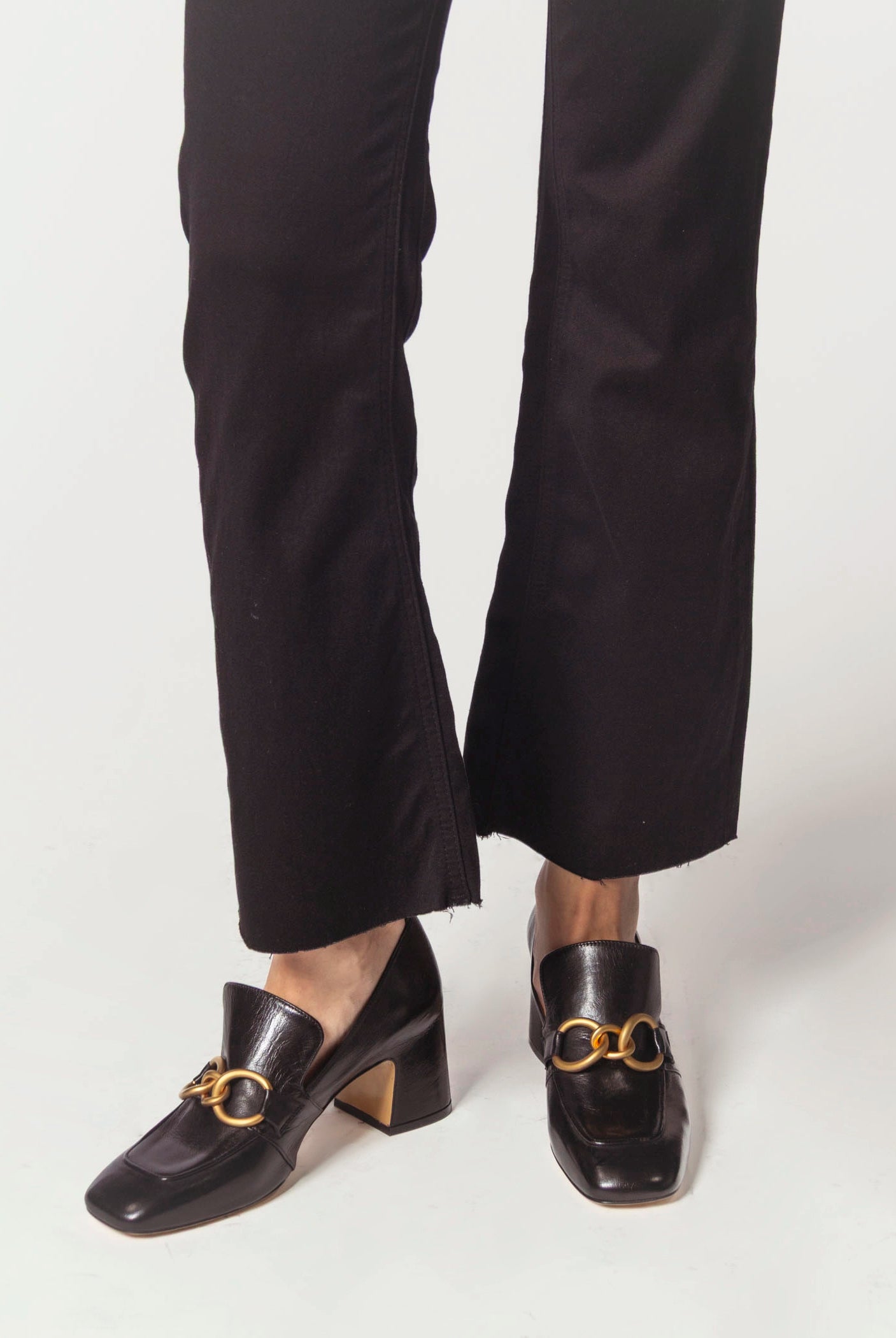 swatch_black leather heeled loafer