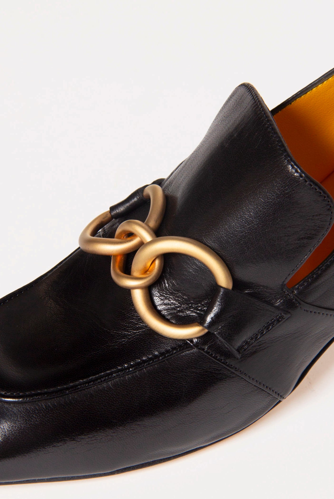 swatch_black leather heeled loafer