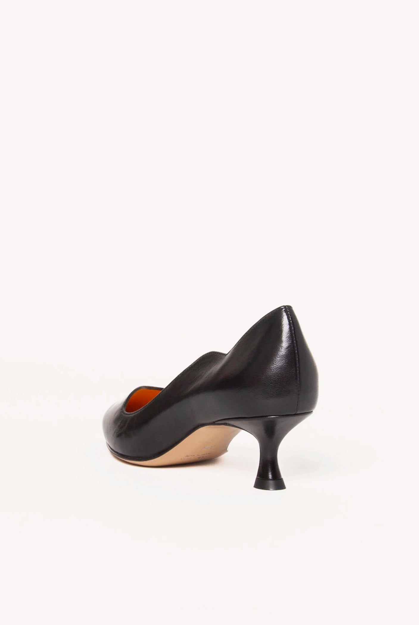 swatch_Black Leather pump