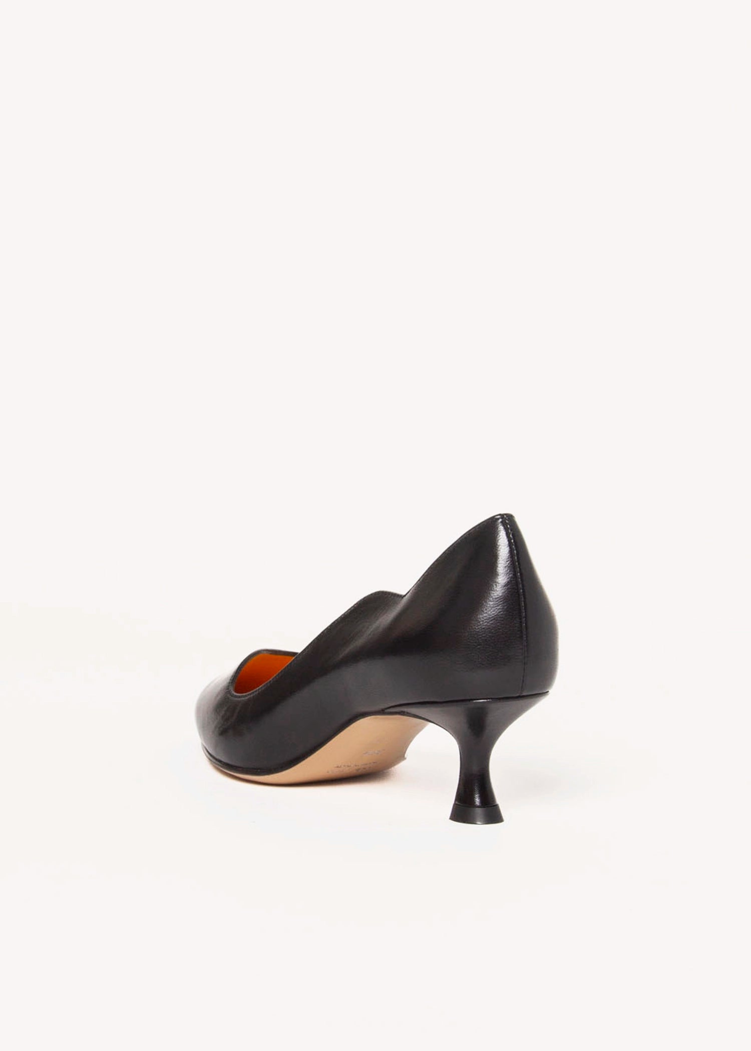 swatch_Black Leather pump