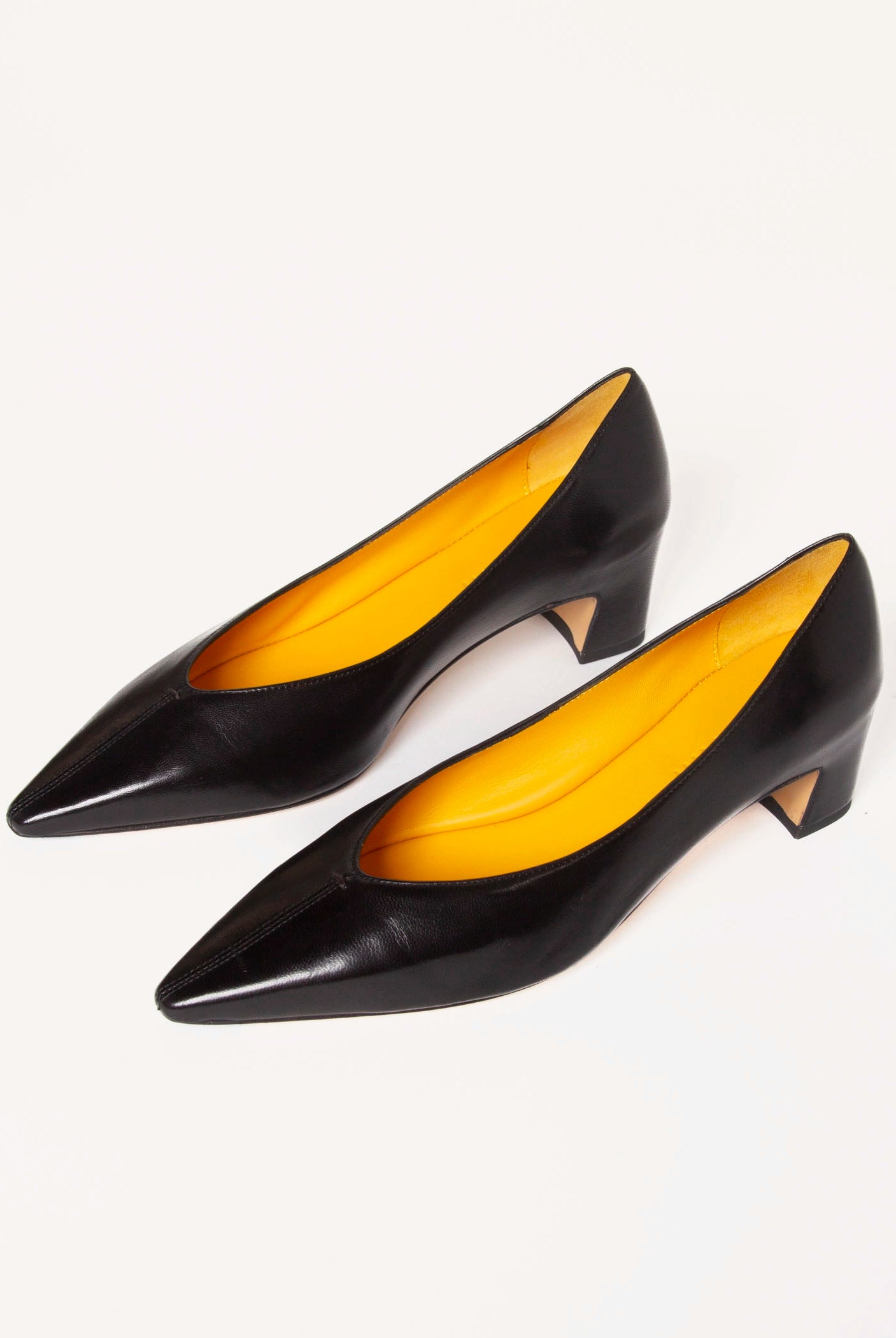 swatch_Black Leather vale pump